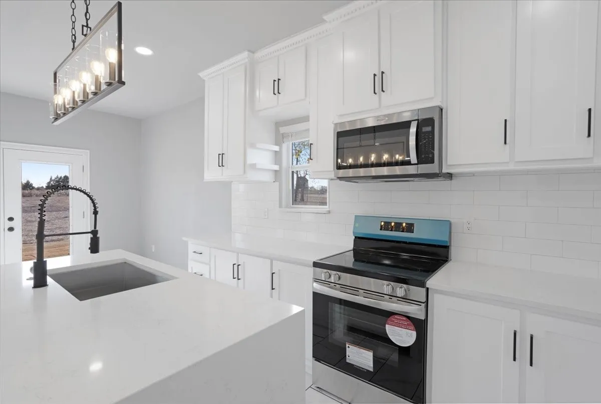 Single Family Residence For Sale in Lamar County , 300 Private Road 36008, Honey Grove, Texas 75446, 3 Bedroom, 2 Bathroom, 2 Garage spaces, 2,000 Sqft, built in 2024, mls#21355053, Real Estate Agent in Honey Grove, Homes For Sale in Lamar county, Homes For Sale in Honey Grove, Realtor in Honey Grove Texas, Real Estate Brokerage Independent Realty Texas, Luminita Cordes Realtor