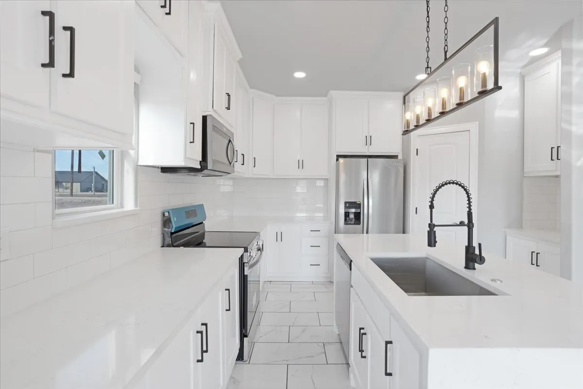 Single Family Residence For Sale in Lamar County , 300 Private Road 36008, Honey Grove, Texas 75446, 3 Bedroom, 2 Bathroom, 2 Garage spaces, 2,000 Sqft, built in 2024, mls#21355053, Real Estate Agent in Honey Grove, Homes For Sale in Lamar county, Homes For Sale in Honey Grove, Realtor in Honey Grove Texas, Real Estate Brokerage Independent Realty Texas, Luminita Cordes Realtor