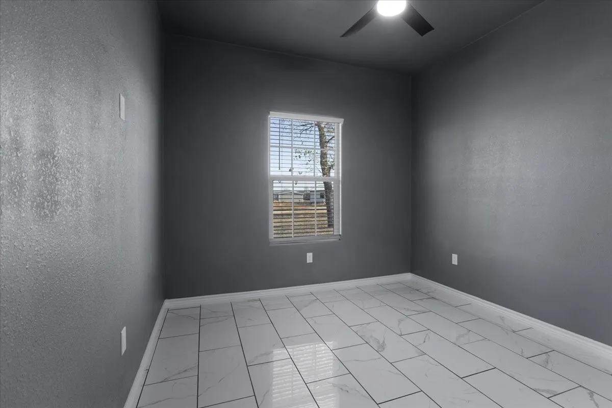Single Family Residence For Sale in Lamar County , 300 Private Road 36008, Honey Grove, Texas 75446, 3 Bedroom, 2 Bathroom, 2 Garage spaces, 2,000 Sqft, built in 2024, mls#21355053, Real Estate Agent in Honey Grove, Homes For Sale in Lamar county, Homes For Sale in Honey Grove, Realtor in Honey Grove Texas, Real Estate Brokerage Independent Realty Texas, Luminita Cordes Realtor