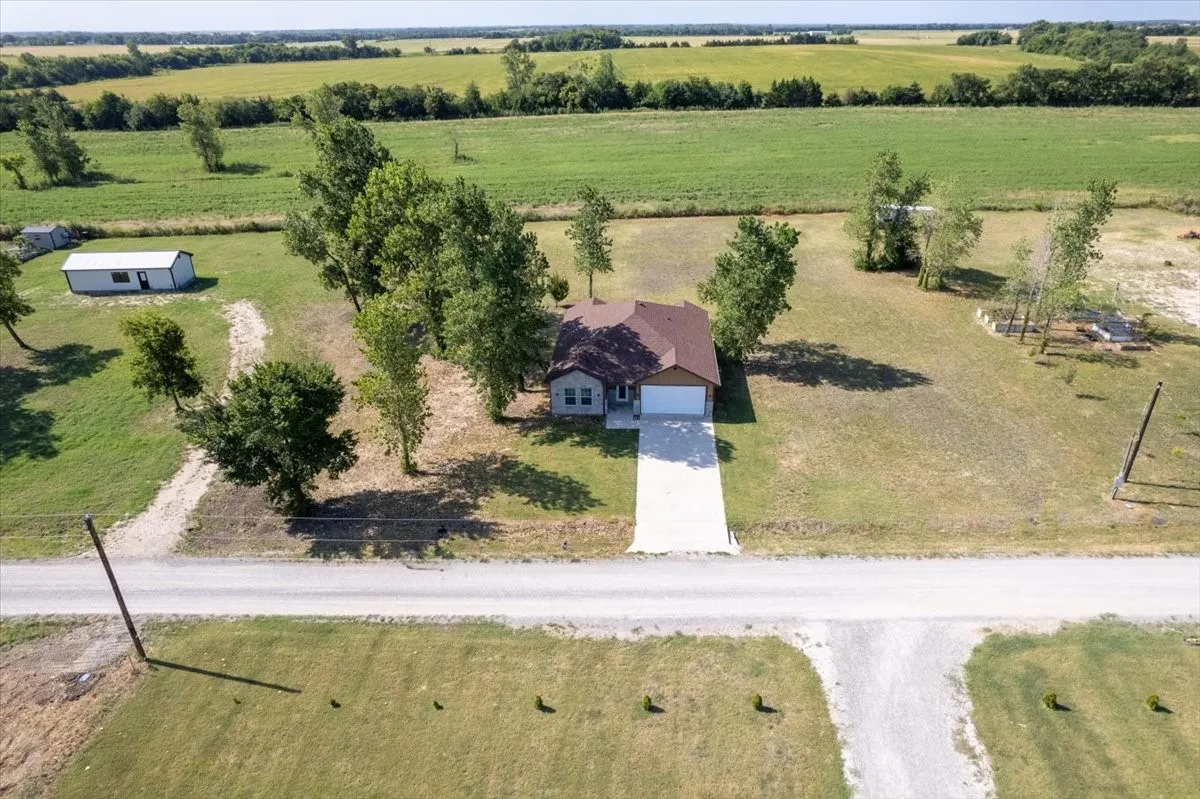 Single Family Residence For Sale in Lamar County , 300 Private Road 36008, Honey Grove, Texas 75446, 3 Bedroom, 2 Bathroom, 2 Garage spaces, 2,000 Sqft, built in 2024, mls#21355053, Real Estate Agent in Honey Grove, Homes For Sale in Lamar county, Homes For Sale in Honey Grove, Realtor in Honey Grove Texas, Real Estate Brokerage Independent Realty Texas, Luminita Cordes Realtor