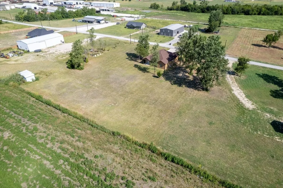Single Family Residence For Sale in Lamar County , 300 Private Road 36008, Honey Grove, Texas 75446, 3 Bedroom, 2 Bathroom, 2 Garage spaces, 2,000 Sqft, built in 2024, mls#21355053, Real Estate Agent in Honey Grove, Homes For Sale in Lamar county, Homes For Sale in Honey Grove, Realtor in Honey Grove Texas, Real Estate Brokerage Independent Realty Texas, Luminita Cordes Realtor