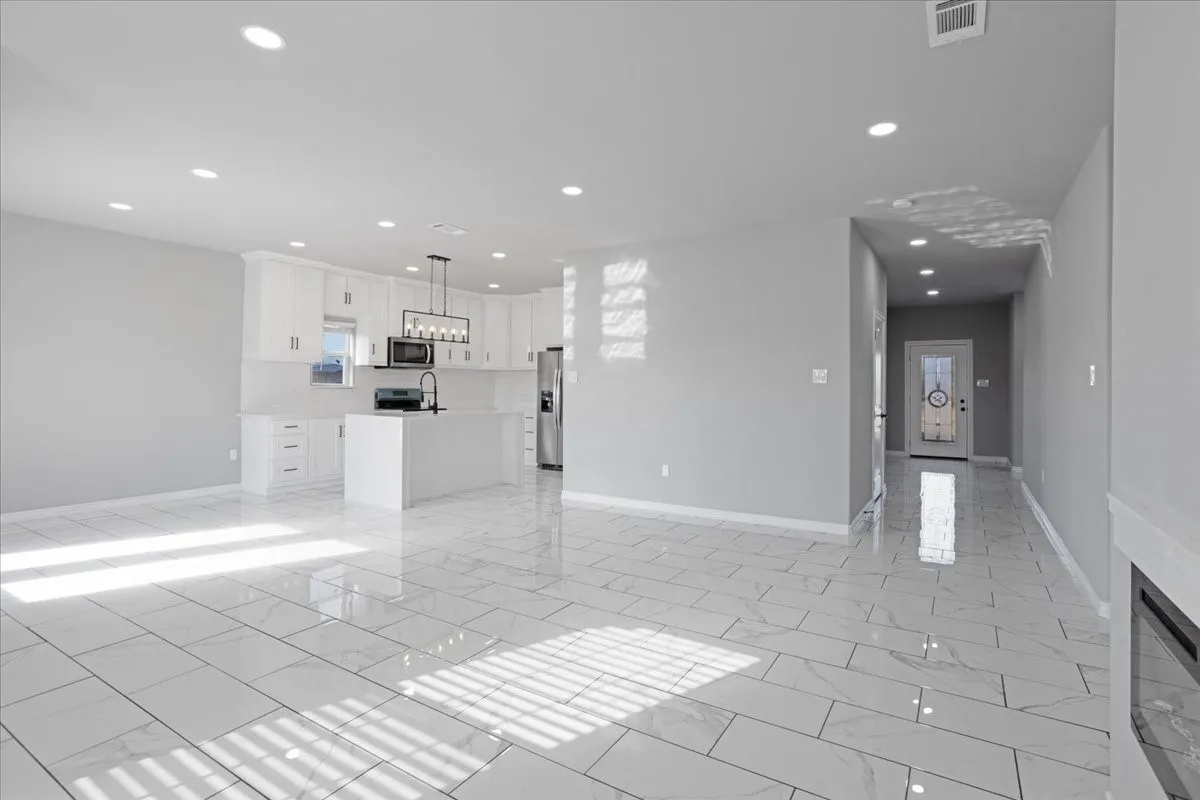 Single Family Residence For Sale in Lamar County , 300 Private Road 36008, Honey Grove, Texas 75446, 3 Bedroom, 2 Bathroom, 2 Garage spaces, 2,000 Sqft, built in 2024, mls#21355053, Real Estate Agent in Honey Grove, Homes For Sale in Lamar county, Homes For Sale in Honey Grove, Realtor in Honey Grove Texas, Real Estate Brokerage Independent Realty Texas, Luminita Cordes Realtor