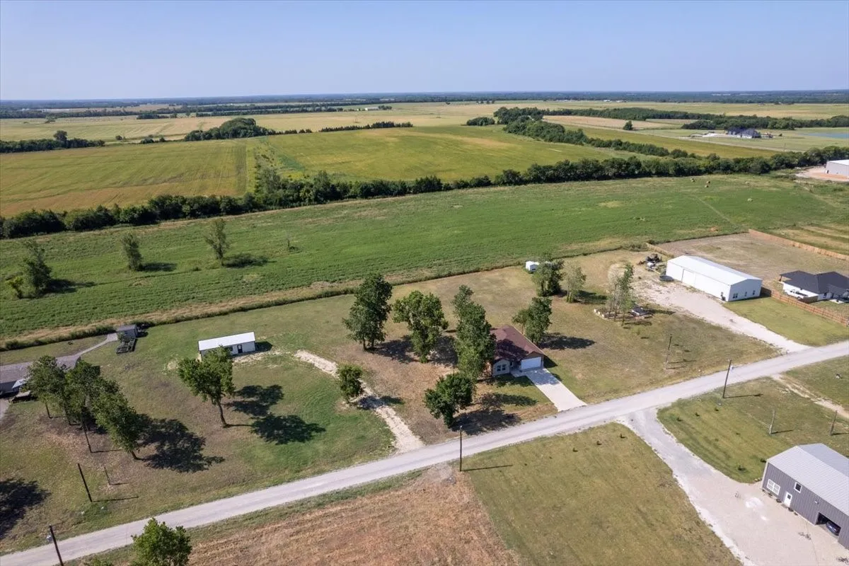 Single Family Residence For Sale in Lamar County , 300 Private Road 36008, Honey Grove, Texas 75446, 3 Bedroom, 2 Bathroom, 2 Garage spaces, 2,000 Sqft, built in 2024, mls#21355053, Real Estate Agent in Honey Grove, Homes For Sale in Lamar county, Homes For Sale in Honey Grove, Realtor in Honey Grove Texas, Real Estate Brokerage Independent Realty Texas, Luminita Cordes Realtor
