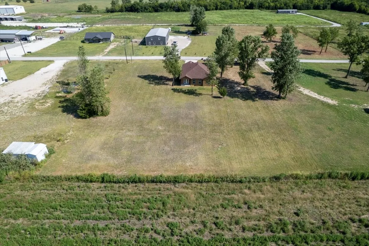 Single Family Residence For Sale in Lamar County , 300 Private Road 36008, Honey Grove, Texas 75446, 3 Bedroom, 2 Bathroom, 2 Garage spaces, 2,000 Sqft, built in 2024, mls#21355053, Real Estate Agent in Honey Grove, Homes For Sale in Lamar county, Homes For Sale in Honey Grove, Realtor in Honey Grove Texas, Real Estate Brokerage Independent Realty Texas, Luminita Cordes Realtor
