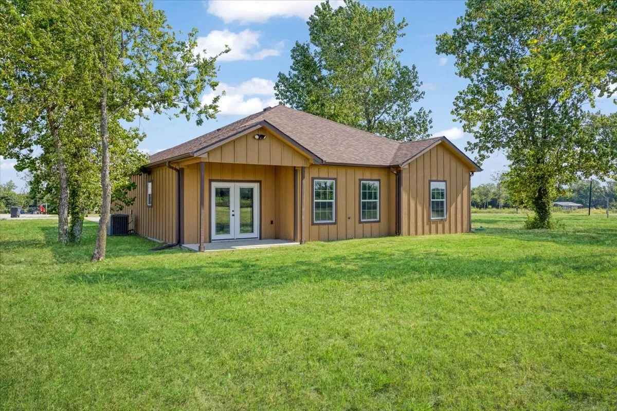 Single Family Residence For Sale in Lamar County , 300 Private Road 36008, Honey Grove, Texas 75446, 3 Bedroom, 2 Bathroom, 2 Garage spaces, 2,000 Sqft, built in 2024, mls#21355053, Real Estate Agent in Honey Grove, Homes For Sale in Lamar county, Homes For Sale in Honey Grove, Realtor in Honey Grove Texas, Real Estate Brokerage Independent Realty Texas, Luminita Cordes Realtor