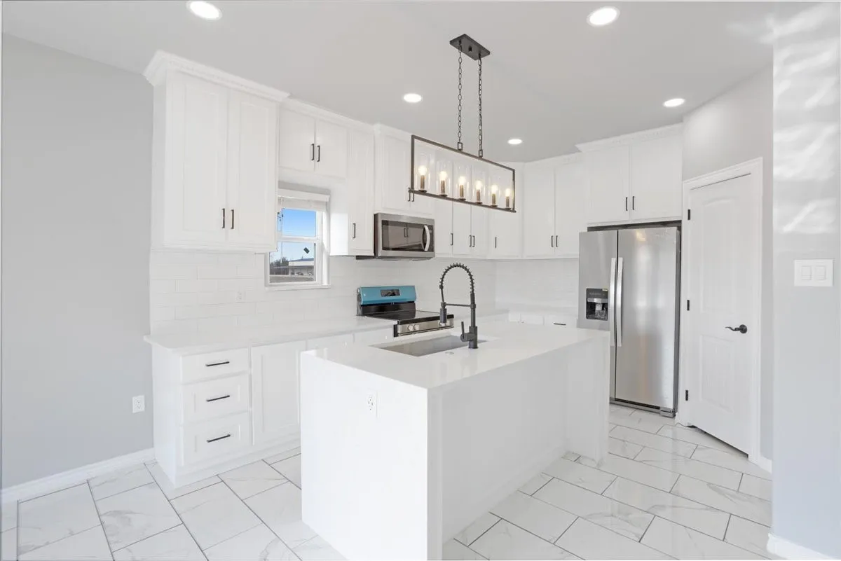 Single Family Residence For Sale in Lamar County , 300 Private Road 36008, Honey Grove, Texas 75446, 3 Bedroom, 2 Bathroom, 2 Garage spaces, 2,000 Sqft, built in 2024, mls#21355053, Real Estate Agent in Honey Grove, Homes For Sale in Lamar county, Homes For Sale in Honey Grove, Realtor in Honey Grove Texas, Real Estate Brokerage Independent Realty Texas, Luminita Cordes Realtor