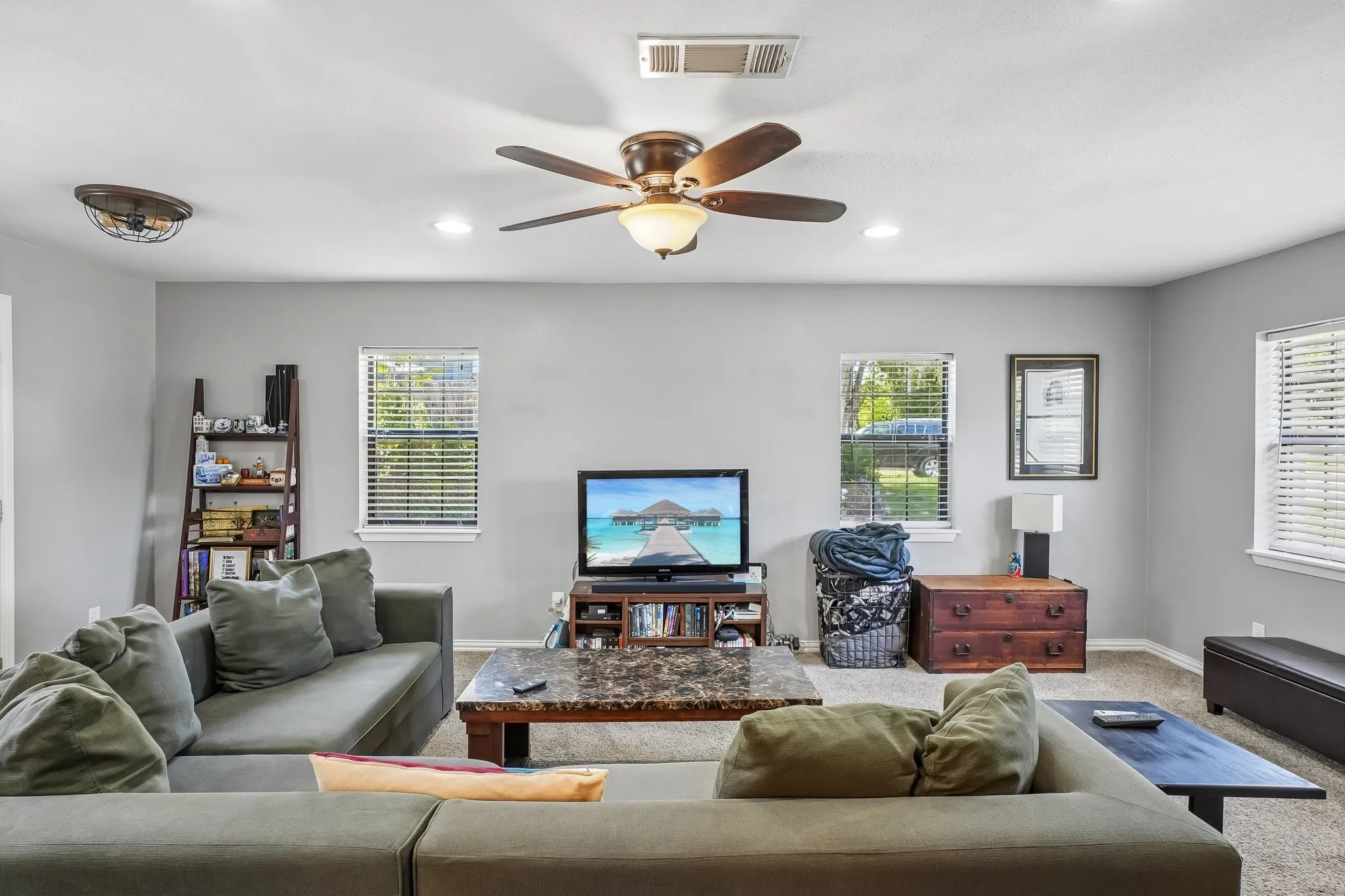 Single Family Residence For Sale in Dallas County , 1736 Crestridge Drive, Garland, Texas 75042, 3 Bedroom, 1 Bathroom, Garage spaces, 1,571 Sqft, built in 1953, mls#21359763, Real Estate Agent in Garland, Homes For Sale in Dallas county, Homes For Sale in Garland, Realtor in Garland Texas, Real Estate Brokerage Independent Realty Texas, Luminita Cordes Realtor
