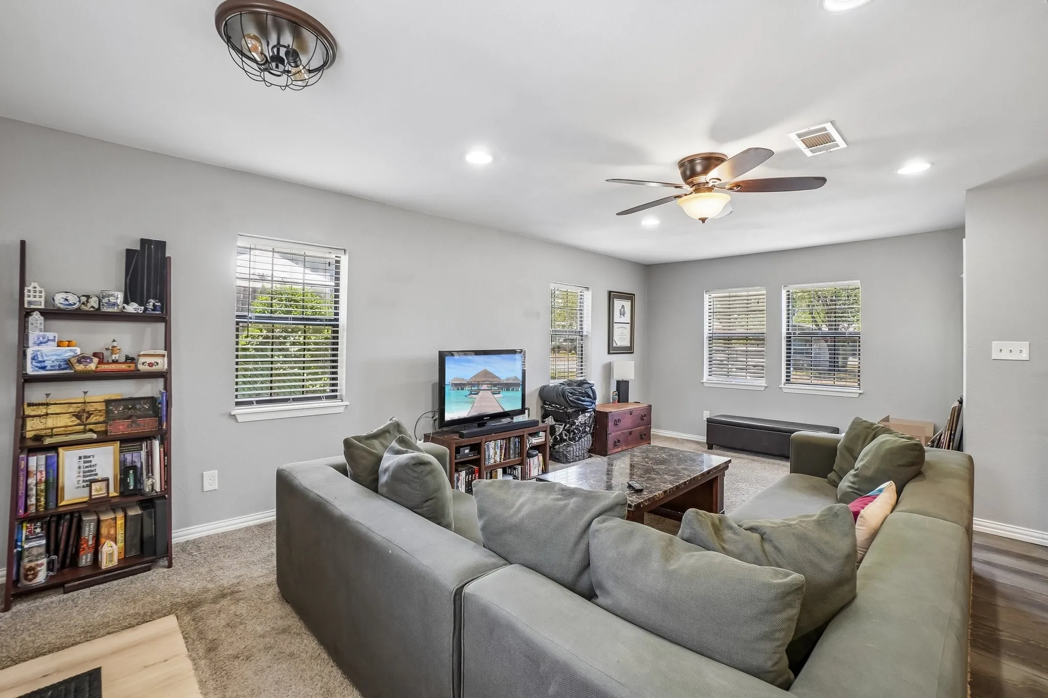 Single Family Residence For Sale in Dallas County , 1736 Crestridge Drive, Garland, Texas 75042, 3 Bedroom, 1 Bathroom, Garage spaces, 1,571 Sqft, built in 1953, mls#21359763, Real Estate Agent in Garland, Homes For Sale in Dallas county, Homes For Sale in Garland, Realtor in Garland Texas, Real Estate Brokerage Independent Realty Texas, Luminita Cordes Realtor