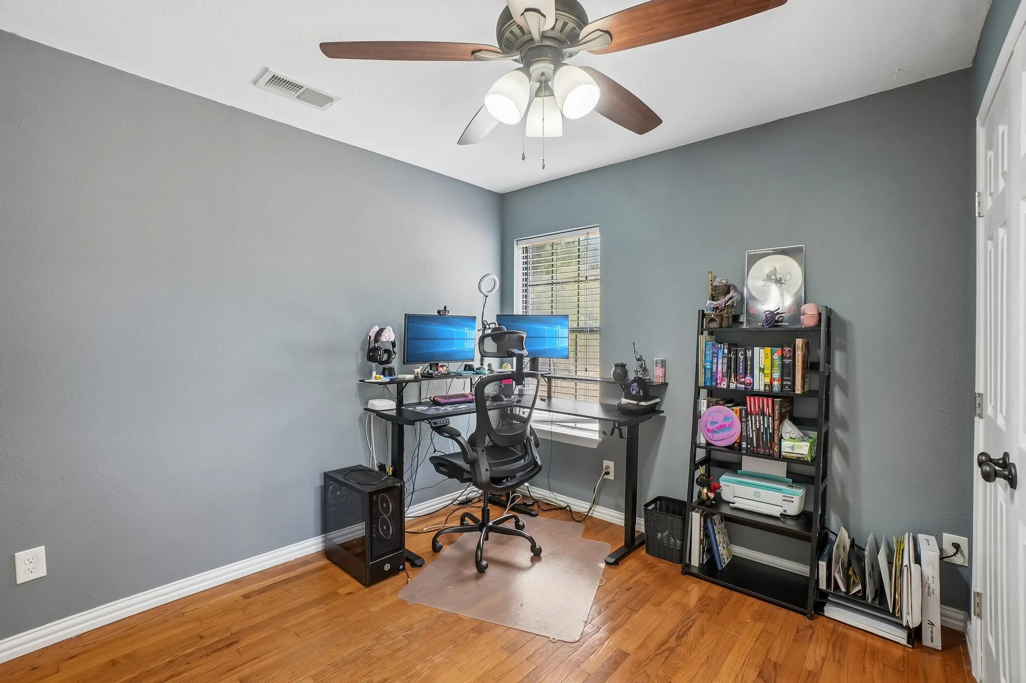 Single Family Residence For Sale in Dallas County , 1736 Crestridge Drive, Garland, Texas 75042, 3 Bedroom, 1 Bathroom, Garage spaces, 1,571 Sqft, built in 1953, mls#21359763, Real Estate Agent in Garland, Homes For Sale in Dallas county, Homes For Sale in Garland, Realtor in Garland Texas, Real Estate Brokerage Independent Realty Texas, Luminita Cordes Realtor
