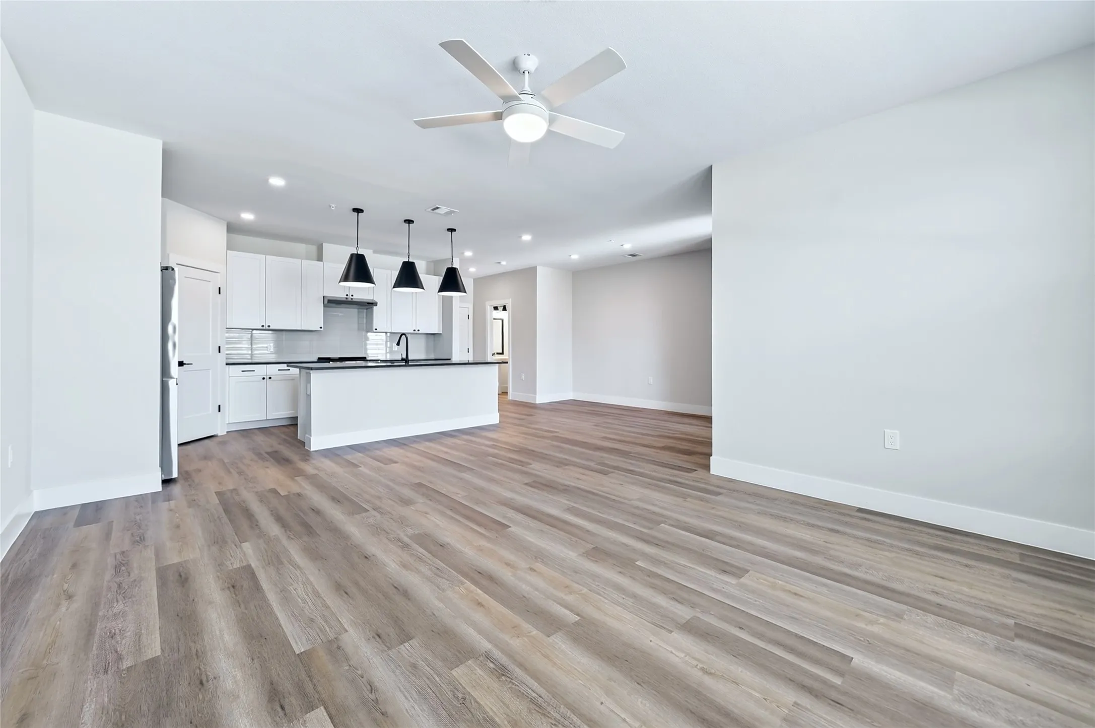 Townhouse For Rent in Collin County , 2906 Woodland Street, Melissa, Texas 75454, 3 Bedroom, 3 Bathroom, 2 Garage spaces, 1,865 Sqft, built in 2026, mls#21362493, Real Estate Agent in Melissa, Homes For Rent in Collin county, Homes For Rent in Melissa, Realtor in Melissa Texas, Real Estate Brokerage Independent Realty Texas, Luminita Cordes Realtor