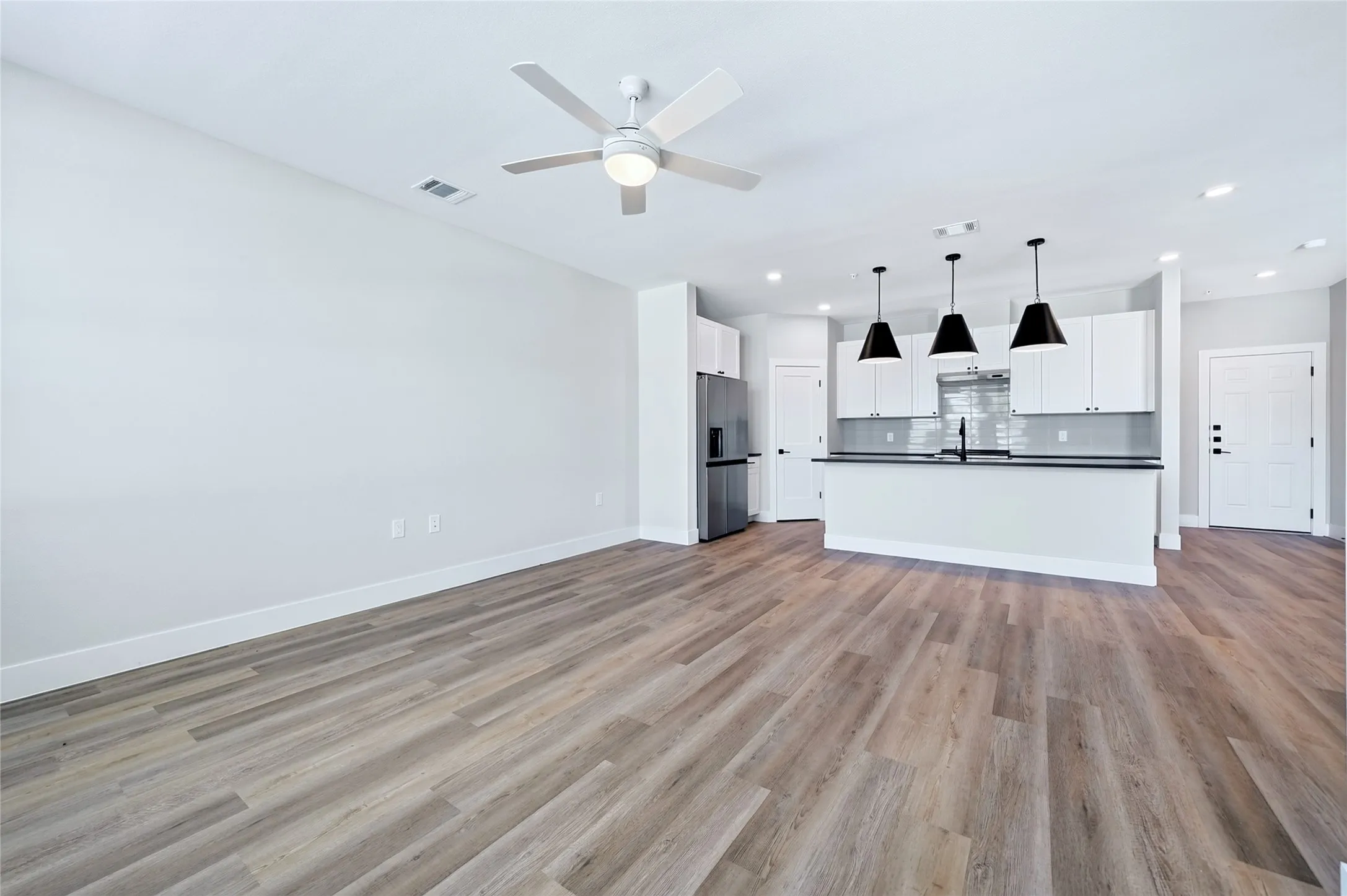 Townhouse For Rent in Collin County , 2906 Woodland Street, Melissa, Texas 75454, 3 Bedroom, 3 Bathroom, 2 Garage spaces, 1,865 Sqft, built in 2026, mls#21362493, Real Estate Agent in Melissa, Homes For Rent in Collin county, Homes For Rent in Melissa, Realtor in Melissa Texas, Real Estate Brokerage Independent Realty Texas, Luminita Cordes Realtor