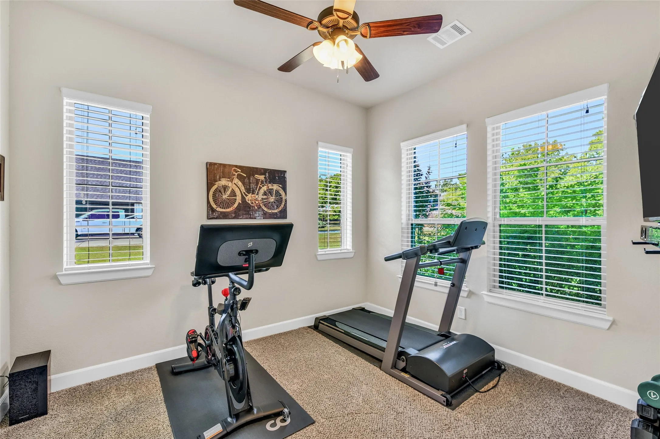 Single Family Residence For Sale in Tarrant County , 108 Falcon Crest Drive, Kennedale, Texas 76060, 4 Bedroom, 3 Bathroom, 3 Garage spaces, 2,727 Sqft, built in 2017, mls#21361509, Real Estate Agent in Kennedale, Homes For Sale in Tarrant county, Homes For Sale in Kennedale, Realtor in Kennedale Texas, Real Estate Brokerage Independent Realty Texas, Luminita Cordes Realtor