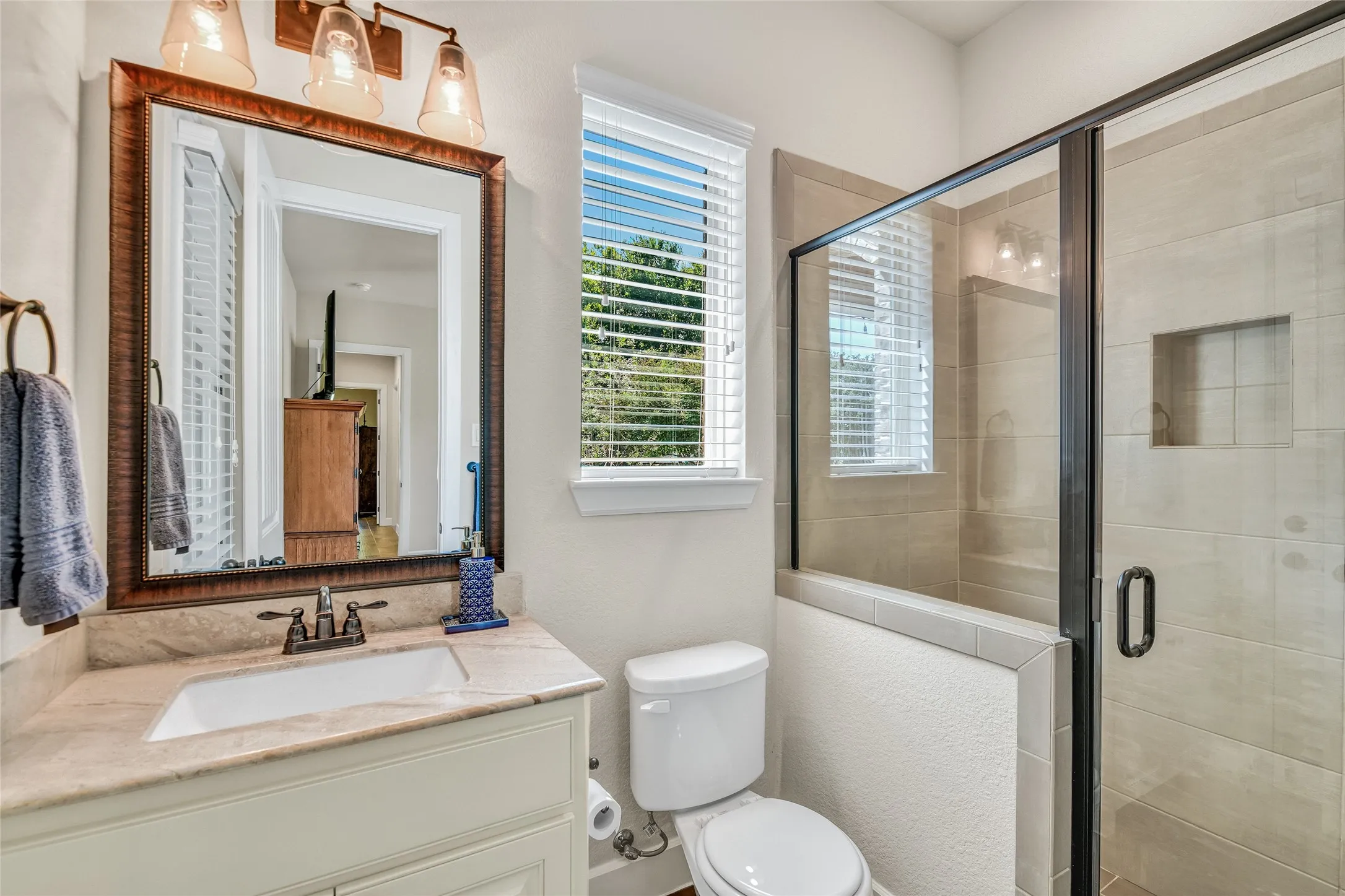 Single Family Residence For Sale in Tarrant County , 108 Falcon Crest Drive, Kennedale, Texas 76060, 4 Bedroom, 3 Bathroom, 3 Garage spaces, 2,727 Sqft, built in 2017, mls#21361509, Real Estate Agent in Kennedale, Homes For Sale in Tarrant county, Homes For Sale in Kennedale, Realtor in Kennedale Texas, Real Estate Brokerage Independent Realty Texas, Luminita Cordes Realtor