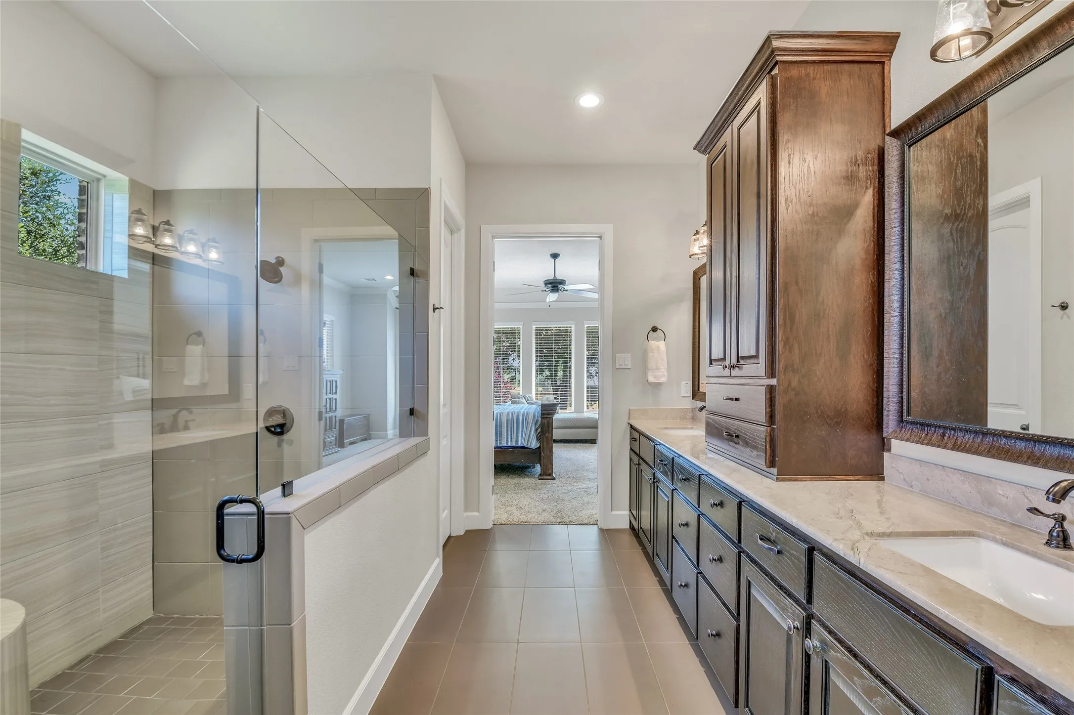 2 vanities and plenty of linen space.