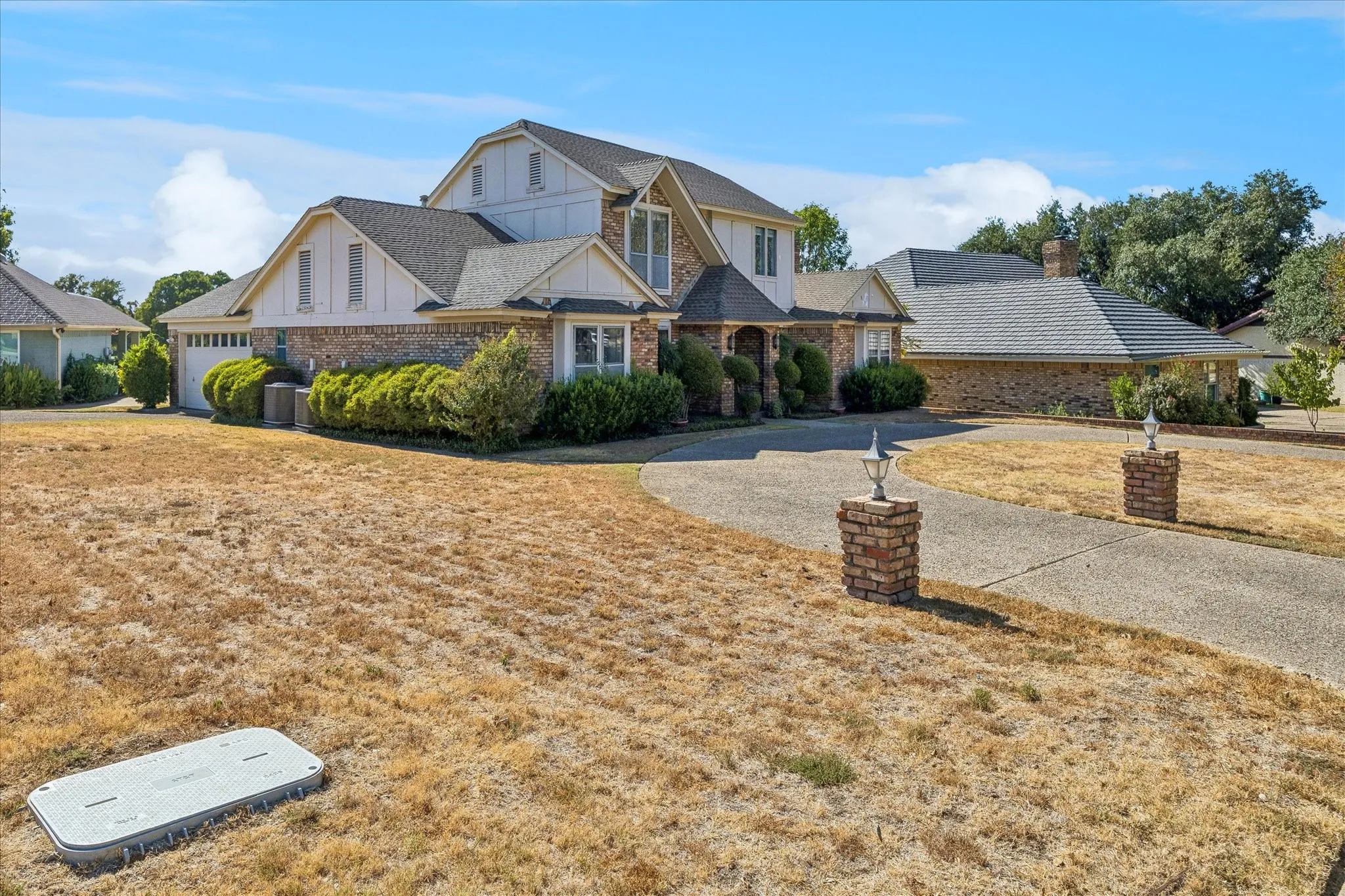 Cul De Sac home on the golf course in Diamond Loch
