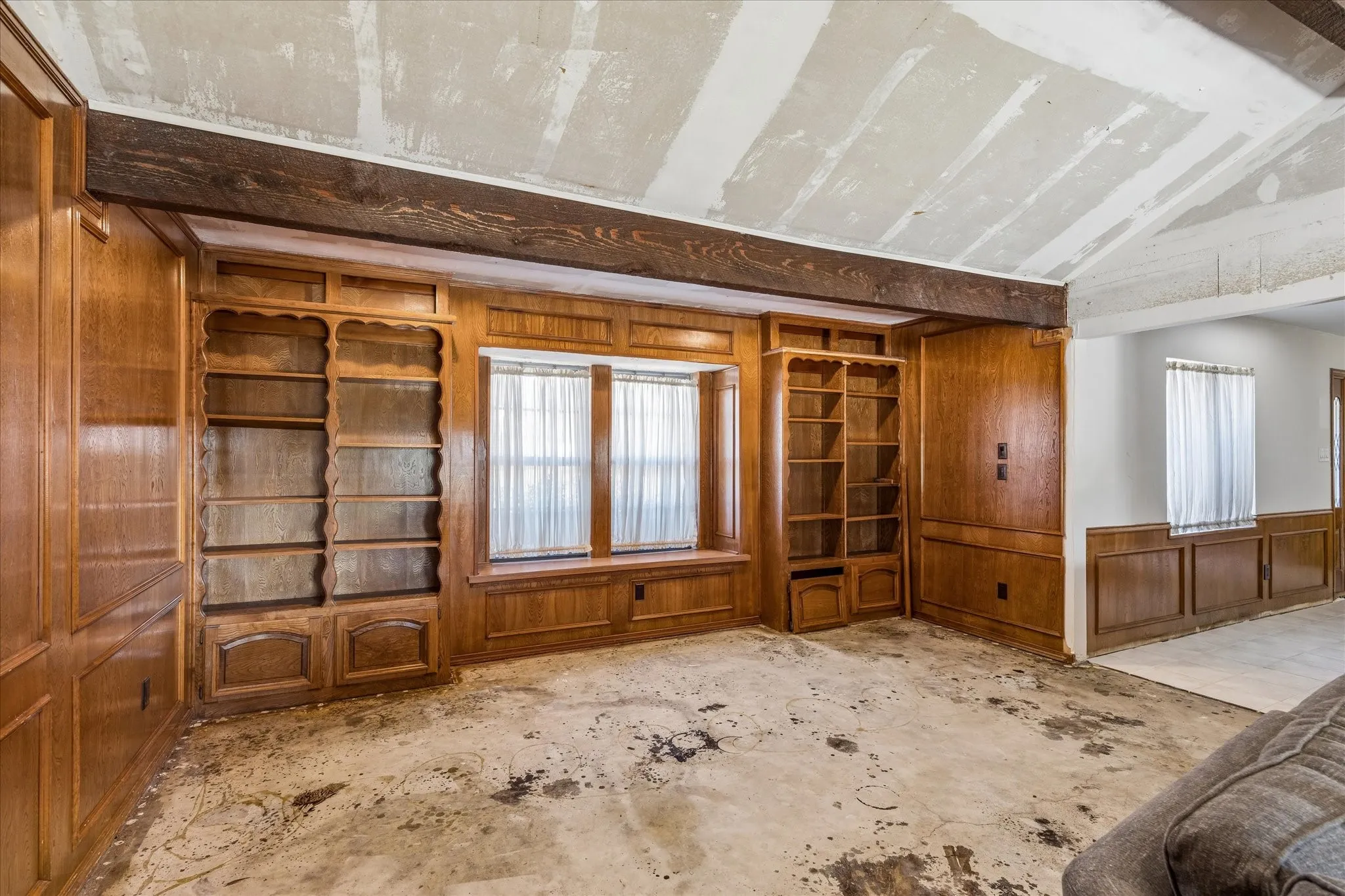 Lovely built ins and window view of the front. Open to entry