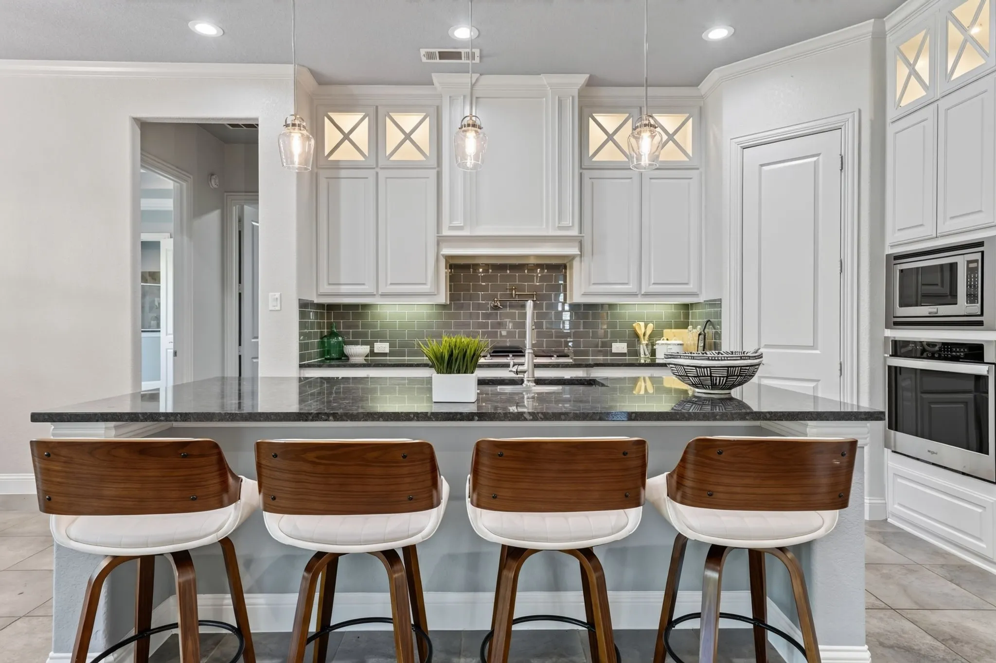 Single Family Residence For Sale in Ellis County , 6451 Still Waters Court, Midlothian, Texas 76065, 4 Bedroom, 4 Bathroom, 2 Garage spaces, 3,159 Sqft, built in 2016, mls#21362552, Real Estate Agent in Midlothian, Homes For Sale in Ellis county, Homes For Sale in Midlothian, Realtor in Midlothian Texas, Real Estate Brokerage Independent Realty Texas, Luminita Cordes Realtor