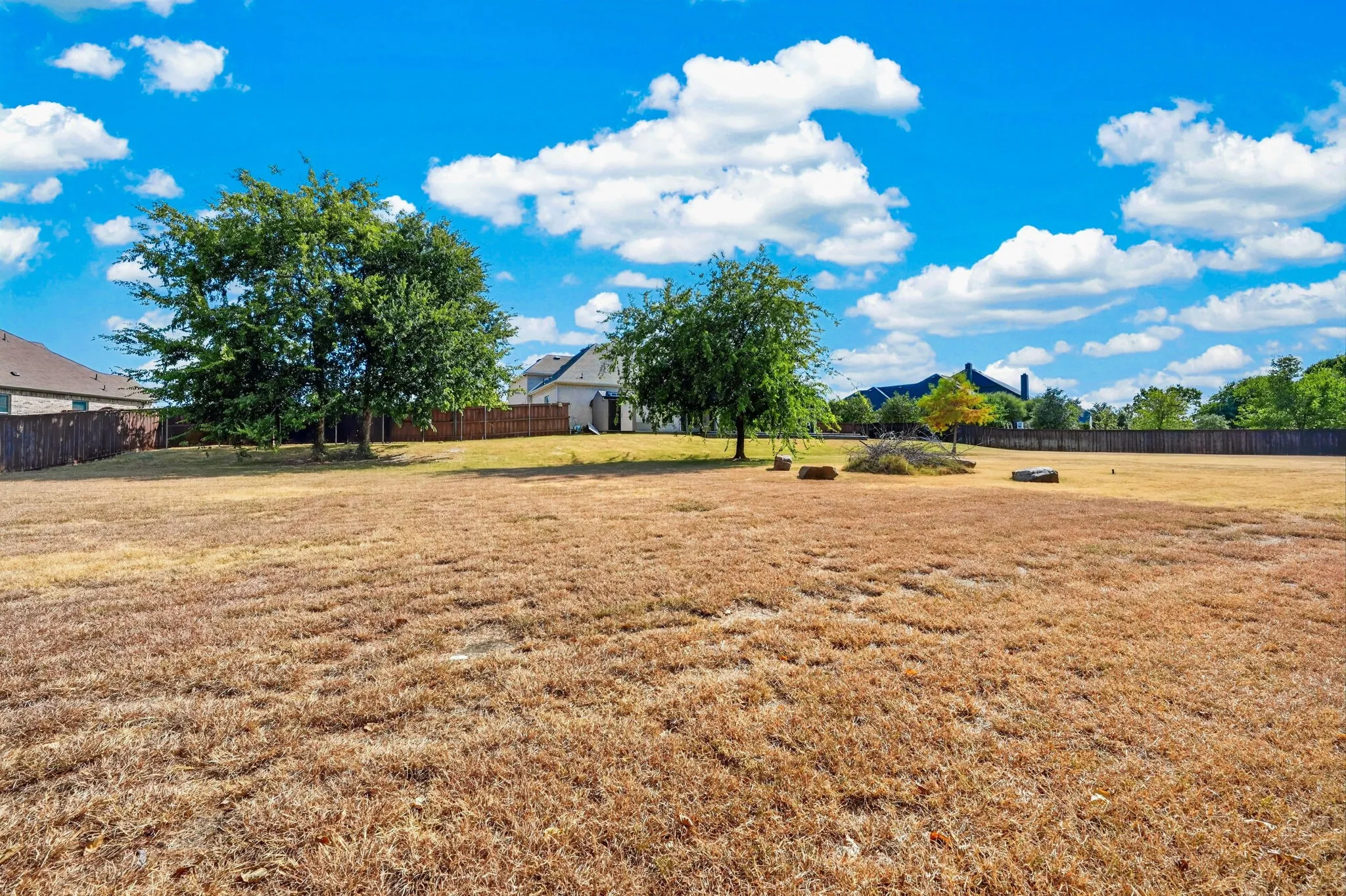 Single Family Residence For Sale in Ellis County , 6451 Still Waters Court, Midlothian, Texas 76065, 4 Bedroom, 4 Bathroom, 2 Garage spaces, 3,159 Sqft, built in 2016, mls#21362552, Real Estate Agent in Midlothian, Homes For Sale in Ellis county, Homes For Sale in Midlothian, Realtor in Midlothian Texas, Real Estate Brokerage Independent Realty Texas, Luminita Cordes Realtor
