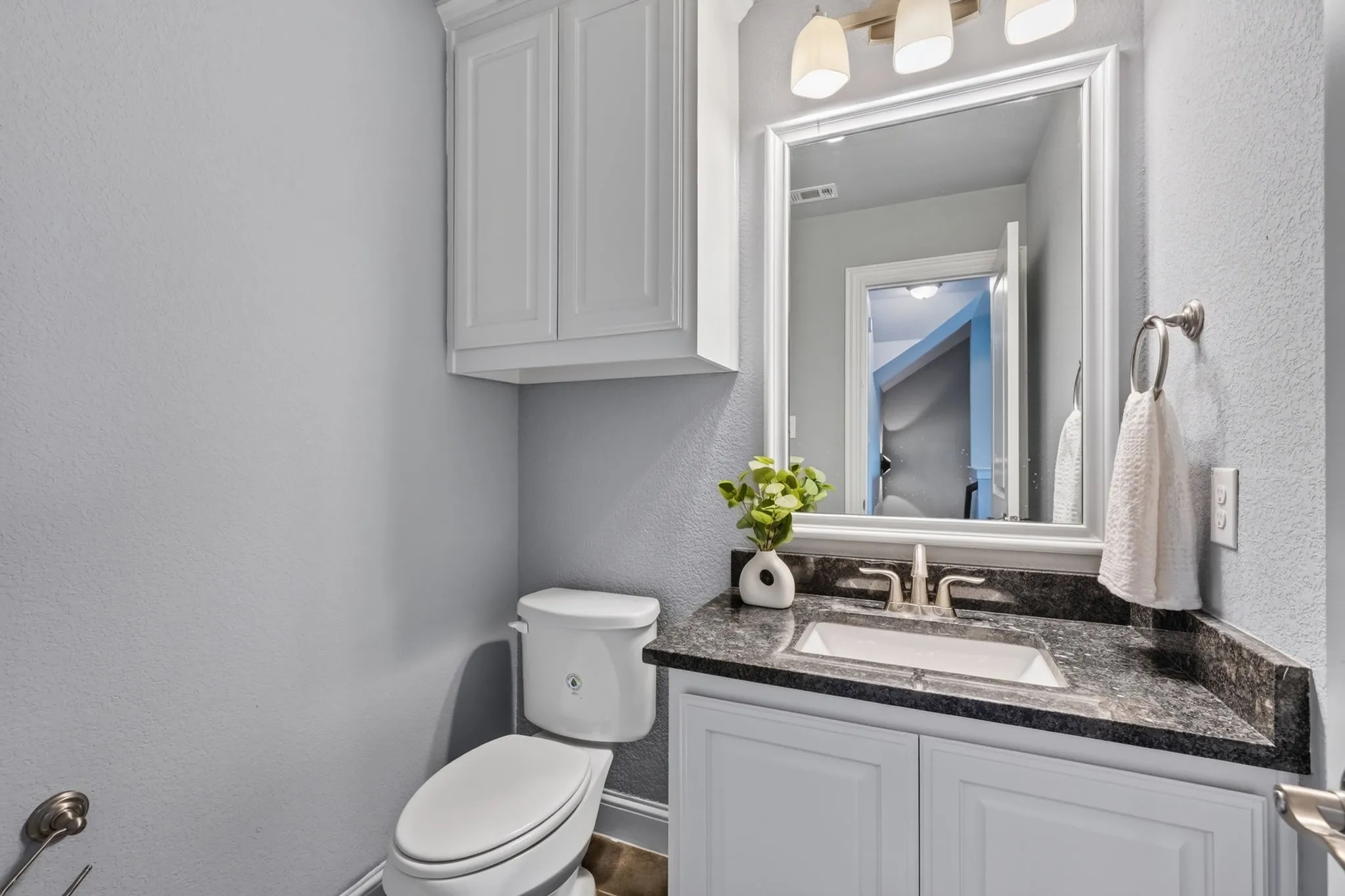 Single Family Residence For Sale in Ellis County , 6451 Still Waters Court, Midlothian, Texas 76065, 4 Bedroom, 4 Bathroom, 2 Garage spaces, 3,159 Sqft, built in 2016, mls#21362552, Real Estate Agent in Midlothian, Homes For Sale in Ellis county, Homes For Sale in Midlothian, Realtor in Midlothian Texas, Real Estate Brokerage Independent Realty Texas, Luminita Cordes Realtor