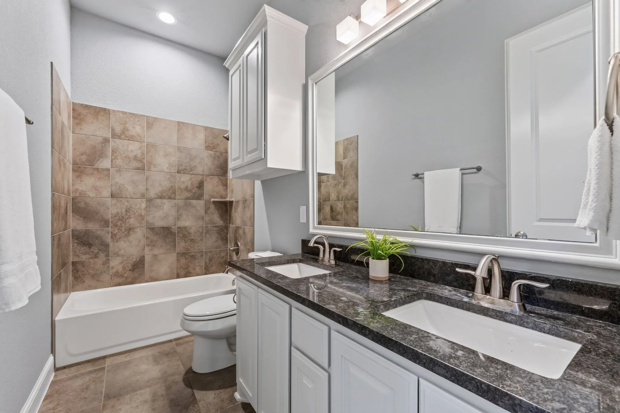Single Family Residence For Sale in Ellis County , 6451 Still Waters Court, Midlothian, Texas 76065, 4 Bedroom, 4 Bathroom, 2 Garage spaces, 3,159 Sqft, built in 2016, mls#21362552, Real Estate Agent in Midlothian, Homes For Sale in Ellis county, Homes For Sale in Midlothian, Realtor in Midlothian Texas, Real Estate Brokerage Independent Realty Texas, Luminita Cordes Realtor