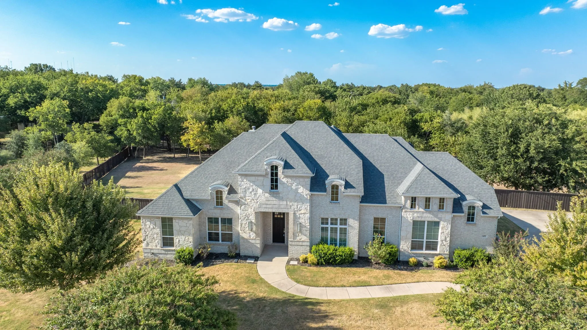 Single Family Residence For Sale in Ellis County , 6451 Still Waters Court, Midlothian, Texas 76065, 4 Bedroom, 4 Bathroom, 2 Garage spaces, 3,159 Sqft, built in 2016, mls#21362552, Real Estate Agent in Midlothian, Homes For Sale in Ellis county, Homes For Sale in Midlothian, Realtor in Midlothian Texas, Real Estate Brokerage Independent Realty Texas, Luminita Cordes Realtor