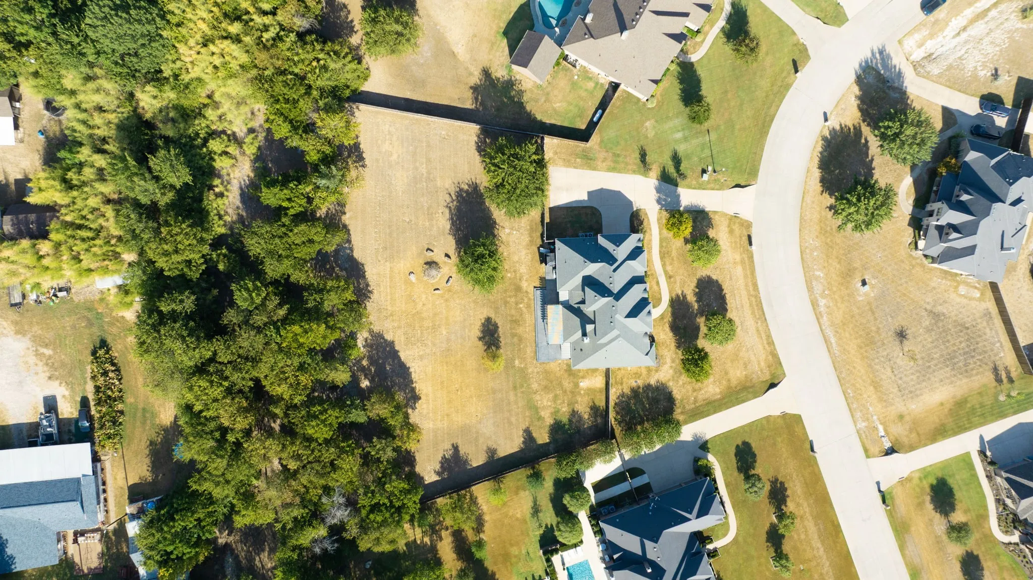 Single Family Residence For Sale in Ellis County , 6451 Still Waters Court, Midlothian, Texas 76065, 4 Bedroom, 4 Bathroom, 2 Garage spaces, 3,159 Sqft, built in 2016, mls#21362552, Real Estate Agent in Midlothian, Homes For Sale in Ellis county, Homes For Sale in Midlothian, Realtor in Midlothian Texas, Real Estate Brokerage Independent Realty Texas, Luminita Cordes Realtor
