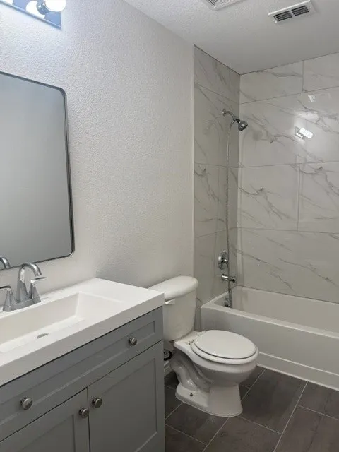 Single Family Residence For Rent in Kaufman County , 2021 Brook Meadow Drive, Forney, Texas 75126, 4 Bedroom, 3 Bathroom, 2 Garage spaces, 2,644 Sqft, built in 2006, Price $2,300, mls#21362555, Real Estate Agent in Forney, Homes For Rent in Kaufman county, Homes For Rent in Forney, Realtor in Forney Texas, Real Estate Brokerage Independent Realty Texas, Luminita Cordes Realtor