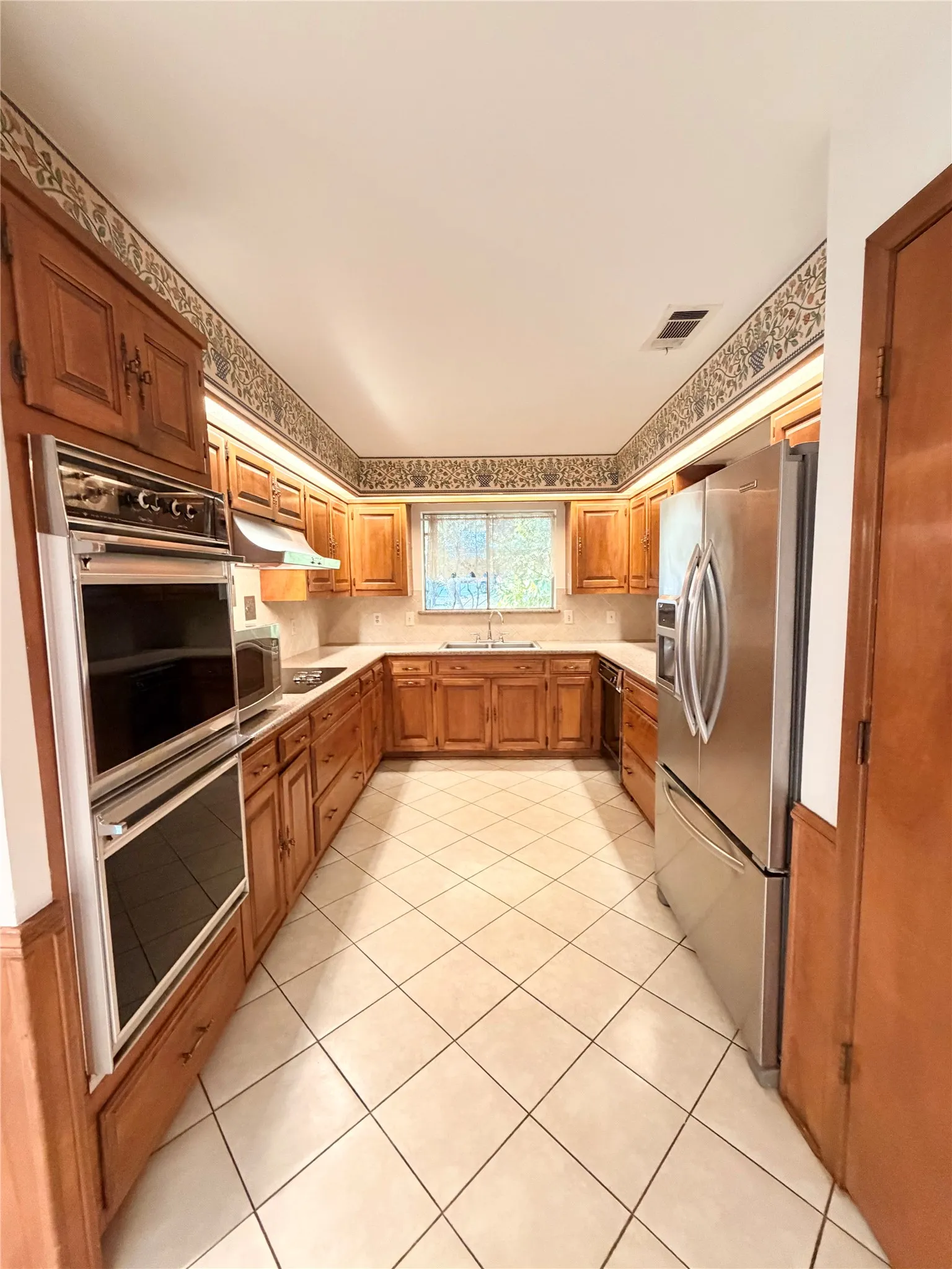 Single Family Residence For Sale in Denton County , 2901 Montecito Drive, Denton, Texas 76205, 4 Bedroom, 4 Bathroom, 3 Garage spaces, 3,218 Sqft, built in 1969, mls#21362515, Real Estate Agent in Denton, Homes For Sale in Denton county, Homes For Sale in Denton, Realtor in Denton Texas, Real Estate Brokerage Independent Realty Texas, Luminita Cordes Realtor
