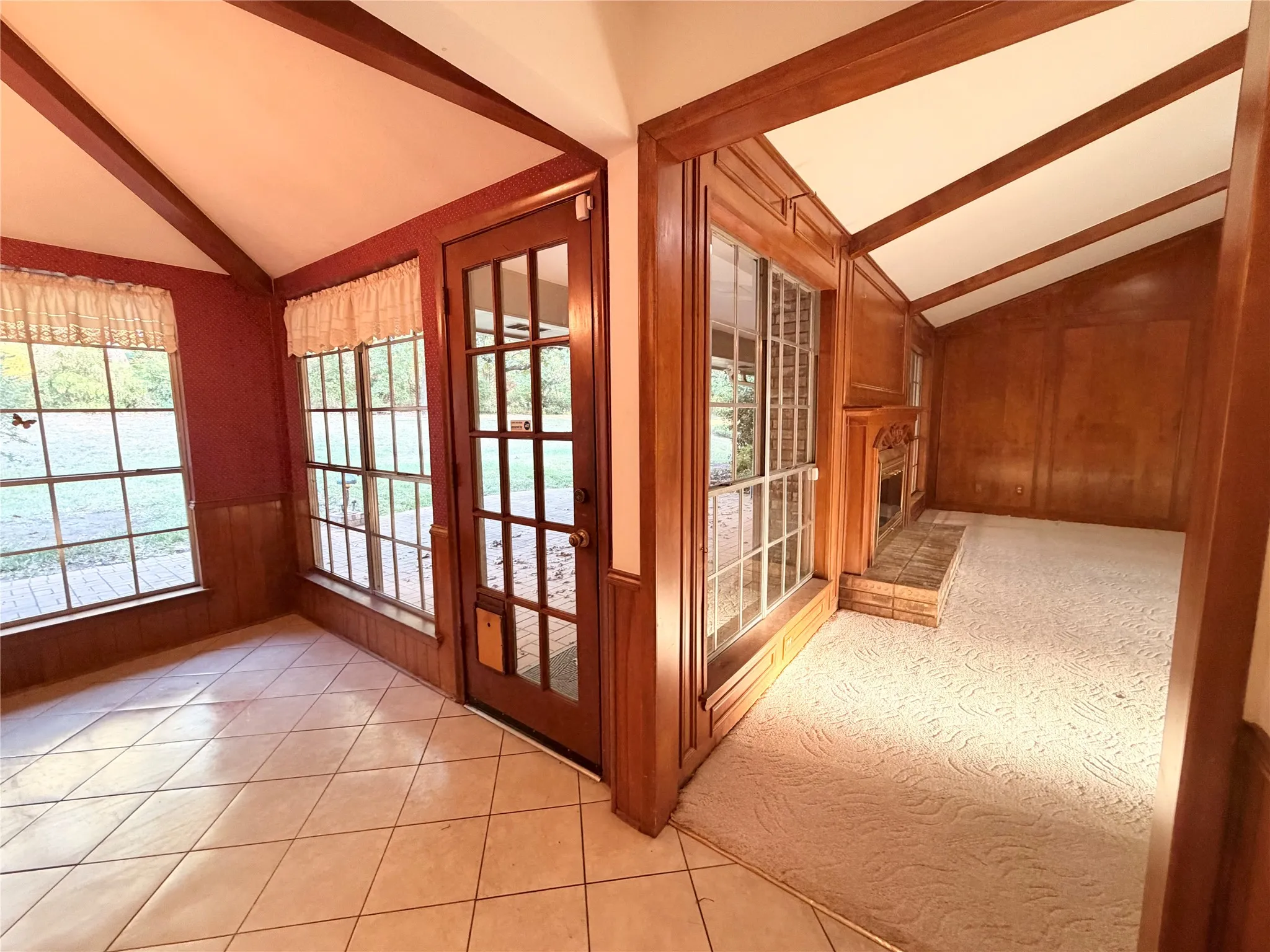 Dinning room access to living room and kitchen