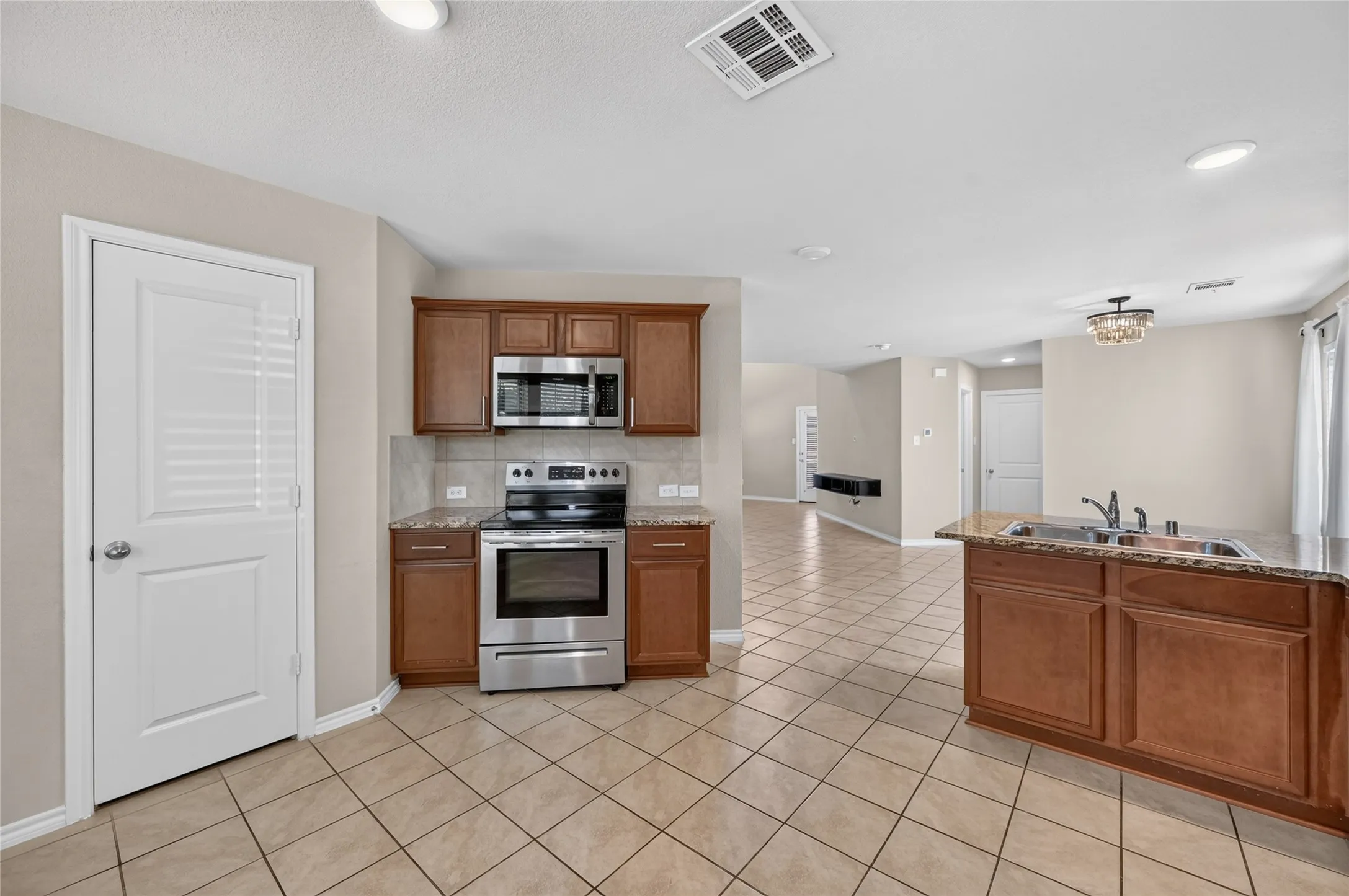 Single Family Residence For Rent in Dallas County , 1518 Illinois Avenue, Lancaster, Texas 75134, 3 Bedroom, 3 Bathroom, 2 Garage spaces, 2,014 Sqft, built in 2019, mls#21362560, Real Estate Agent in Lancaster, Homes For Rent in Dallas county, Homes For Rent in Lancaster, Realtor in Lancaster Texas, Real Estate Brokerage Independent Realty Texas, Luminita Cordes Realtor