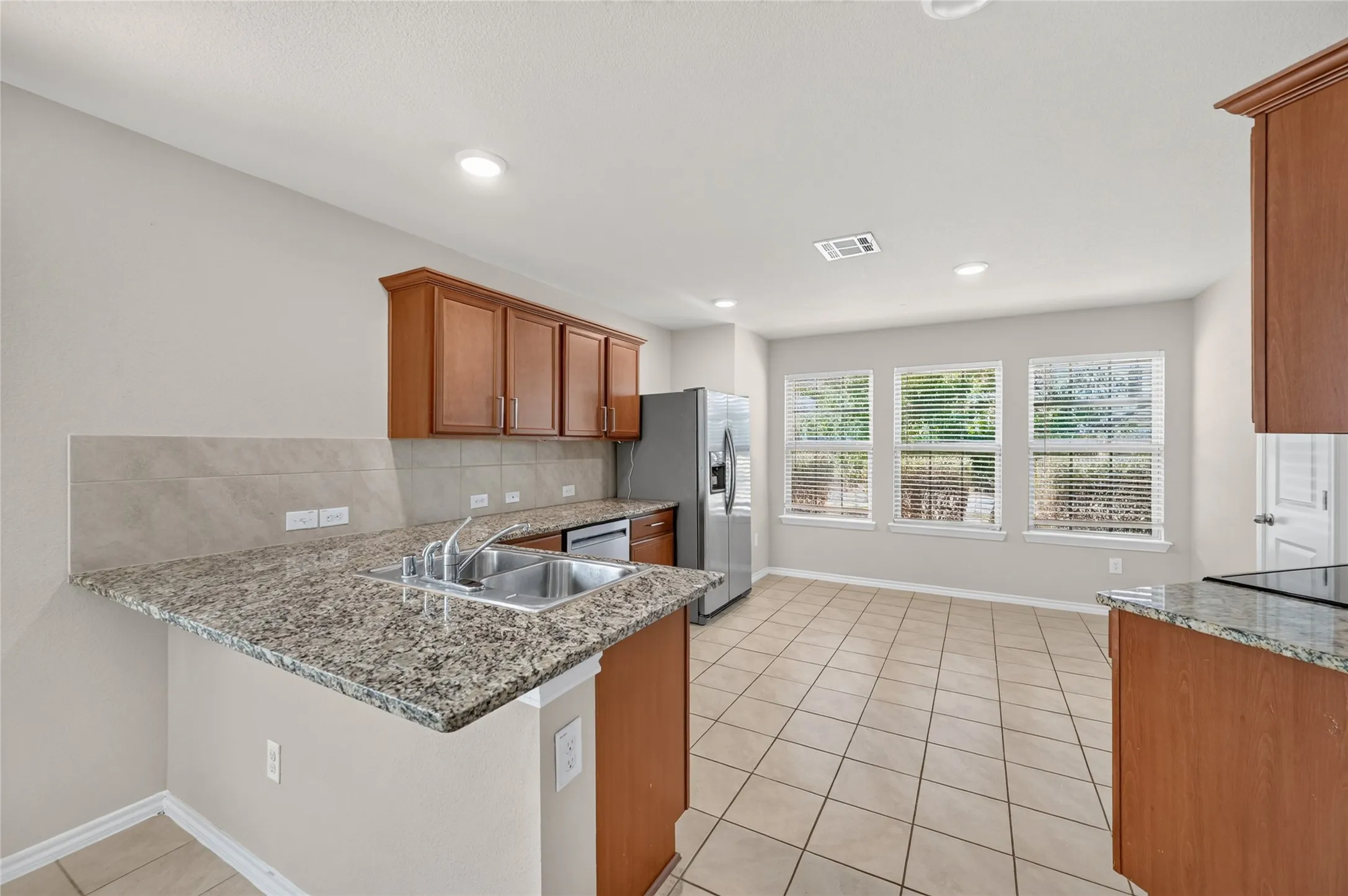 Single Family Residence For Rent in Dallas County , 1518 Illinois Avenue, Lancaster, Texas 75134, 3 Bedroom, 3 Bathroom, 2 Garage spaces, 2,014 Sqft, built in 2019, mls#21362560, Real Estate Agent in Lancaster, Homes For Rent in Dallas county, Homes For Rent in Lancaster, Realtor in Lancaster Texas, Real Estate Brokerage Independent Realty Texas, Luminita Cordes Realtor