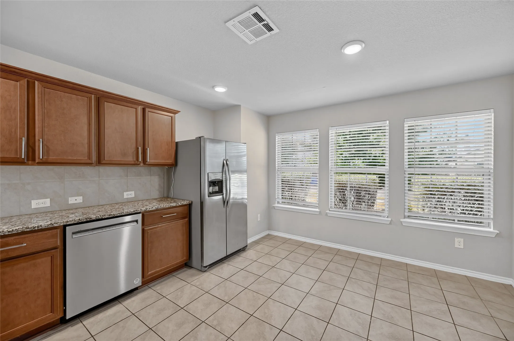 Single Family Residence For Rent in Dallas County , 1518 Illinois Avenue, Lancaster, Texas 75134, 3 Bedroom, 3 Bathroom, 2 Garage spaces, 2,014 Sqft, built in 2019, mls#21362560, Real Estate Agent in Lancaster, Homes For Rent in Dallas county, Homes For Rent in Lancaster, Realtor in Lancaster Texas, Real Estate Brokerage Independent Realty Texas, Luminita Cordes Realtor