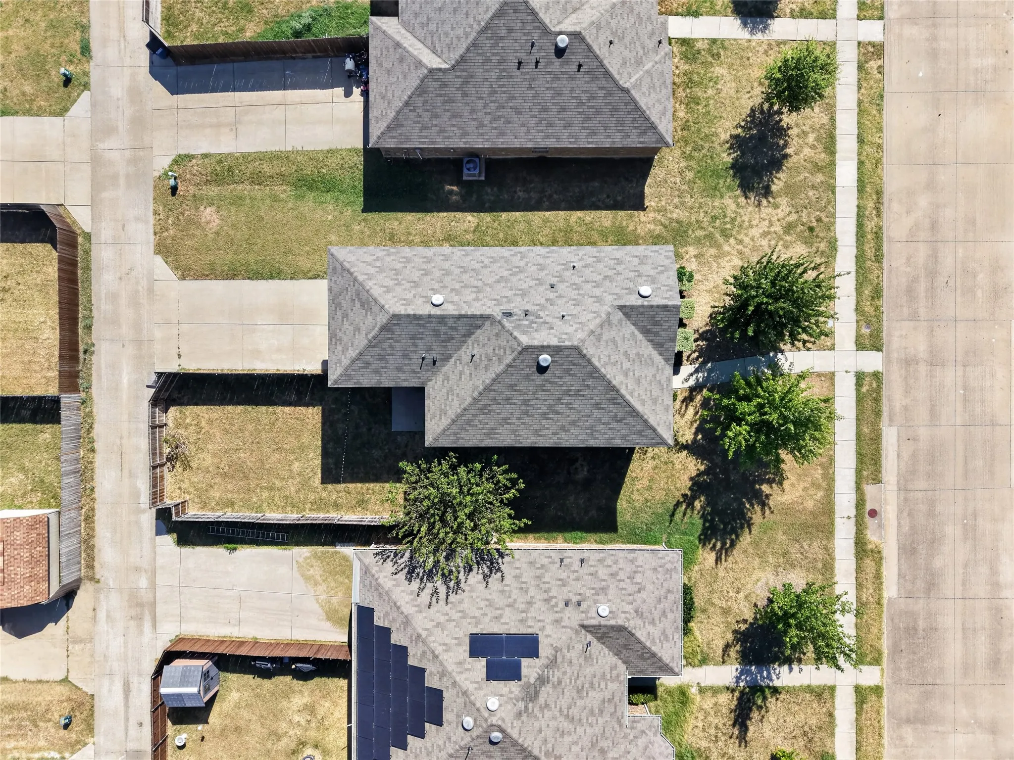 Single Family Residence For Rent in Dallas County , 1518 Illinois Avenue, Lancaster, Texas 75134, 3 Bedroom, 3 Bathroom, 2 Garage spaces, 2,014 Sqft, built in 2019, mls#21362560, Real Estate Agent in Lancaster, Homes For Rent in Dallas county, Homes For Rent in Lancaster, Realtor in Lancaster Texas, Real Estate Brokerage Independent Realty Texas, Luminita Cordes Realtor