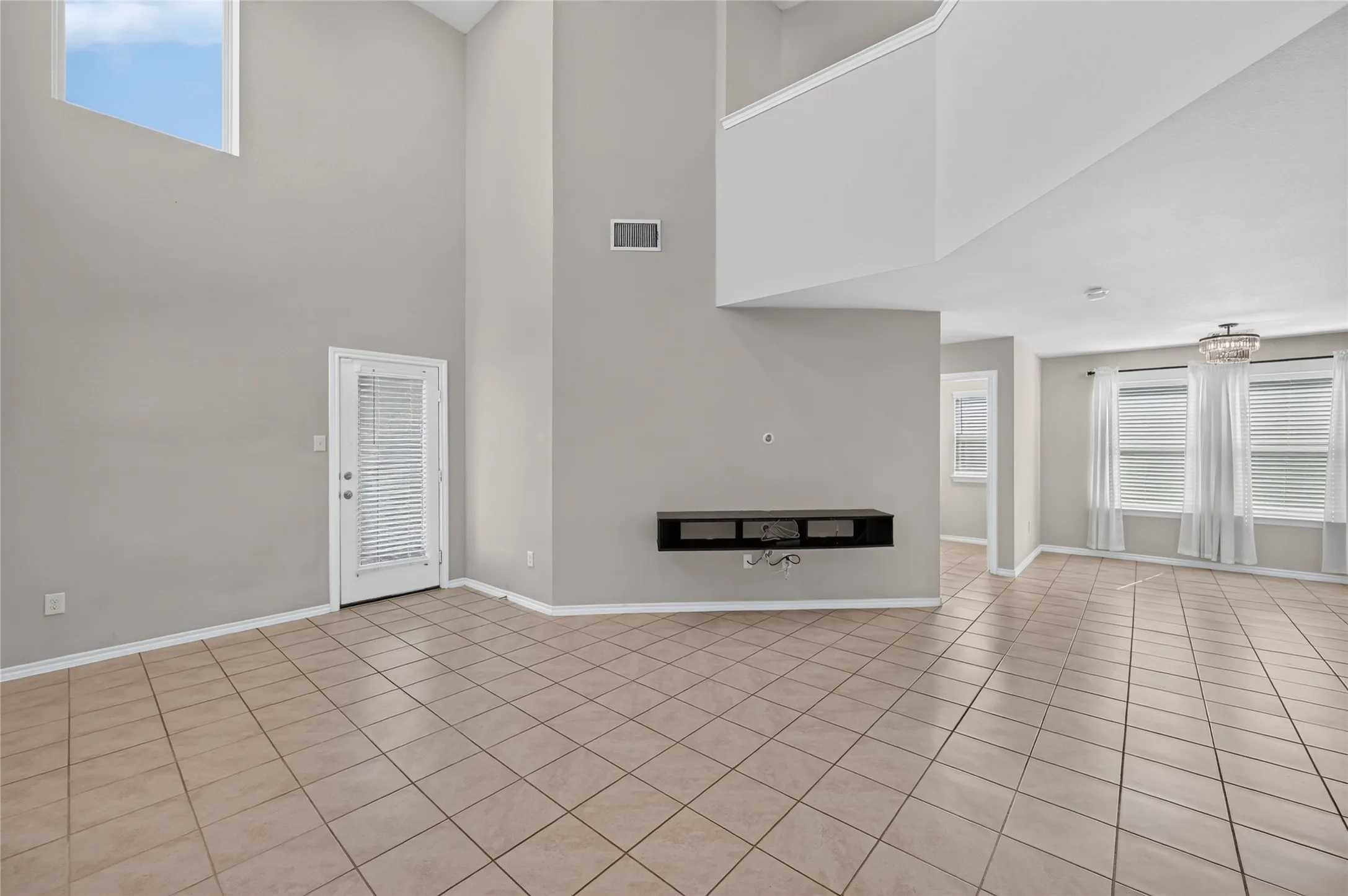 Single Family Residence For Rent in Dallas County , 1518 Illinois Avenue, Lancaster, Texas 75134, 3 Bedroom, 3 Bathroom, 2 Garage spaces, 2,014 Sqft, built in 2019, mls#21362560, Real Estate Agent in Lancaster, Homes For Rent in Dallas county, Homes For Rent in Lancaster, Realtor in Lancaster Texas, Real Estate Brokerage Independent Realty Texas, Luminita Cordes Realtor