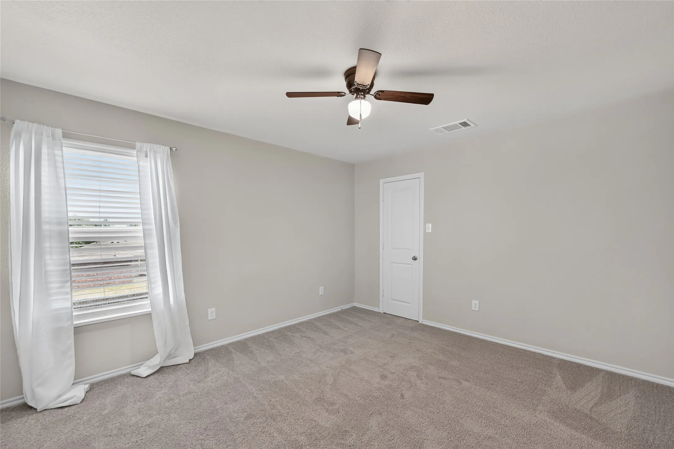 Single Family Residence For Rent in Dallas County , 1518 Illinois Avenue, Lancaster, Texas 75134, 3 Bedroom, 3 Bathroom, 2 Garage spaces, 2,014 Sqft, built in 2019, mls#21362560, Real Estate Agent in Lancaster, Homes For Rent in Dallas county, Homes For Rent in Lancaster, Realtor in Lancaster Texas, Real Estate Brokerage Independent Realty Texas, Luminita Cordes Realtor