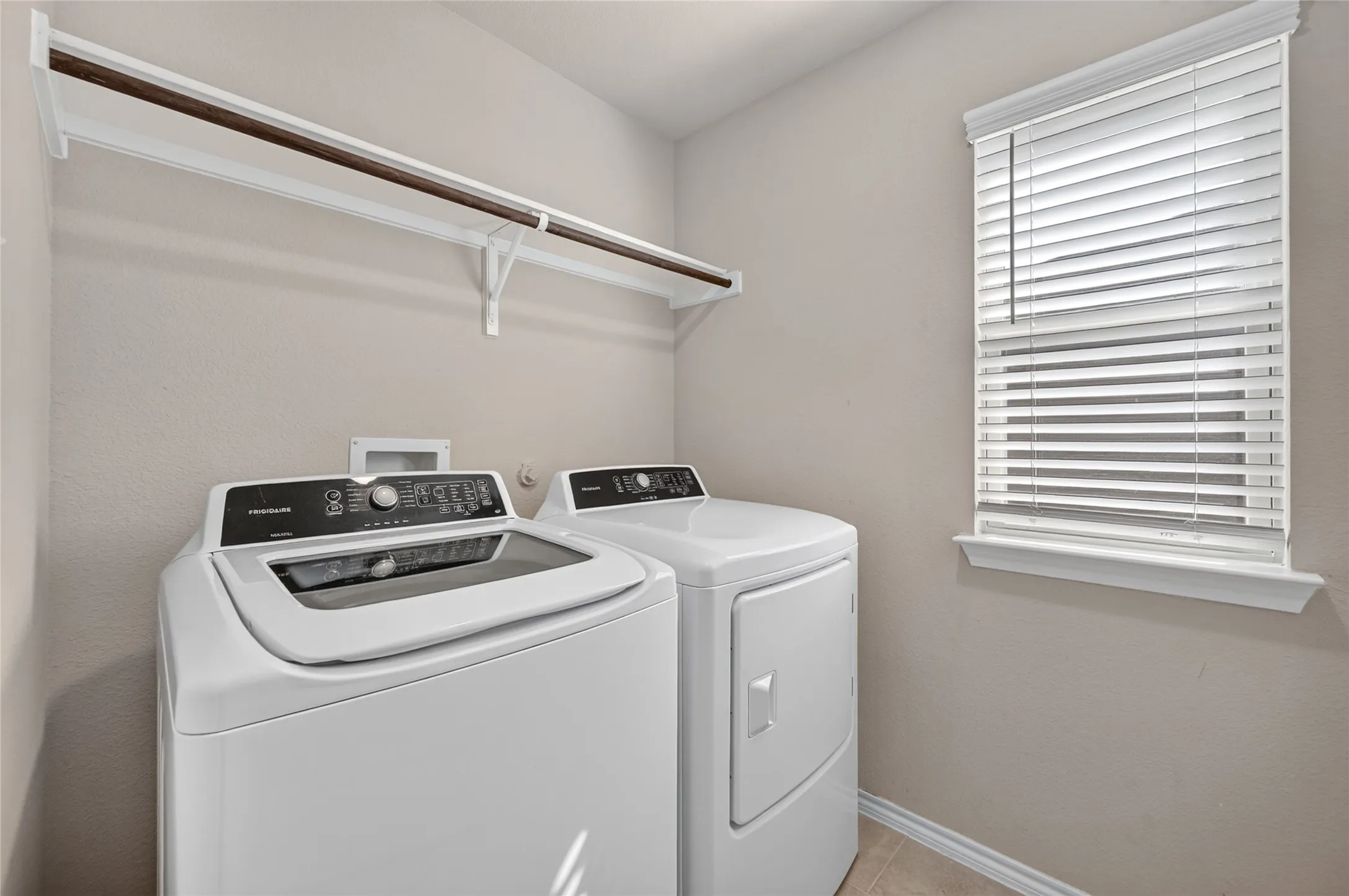 Single Family Residence For Rent in Dallas County , 1518 Illinois Avenue, Lancaster, Texas 75134, 3 Bedroom, 3 Bathroom, 2 Garage spaces, 2,014 Sqft, built in 2019, mls#21362560, Real Estate Agent in Lancaster, Homes For Rent in Dallas county, Homes For Rent in Lancaster, Realtor in Lancaster Texas, Real Estate Brokerage Independent Realty Texas, Luminita Cordes Realtor