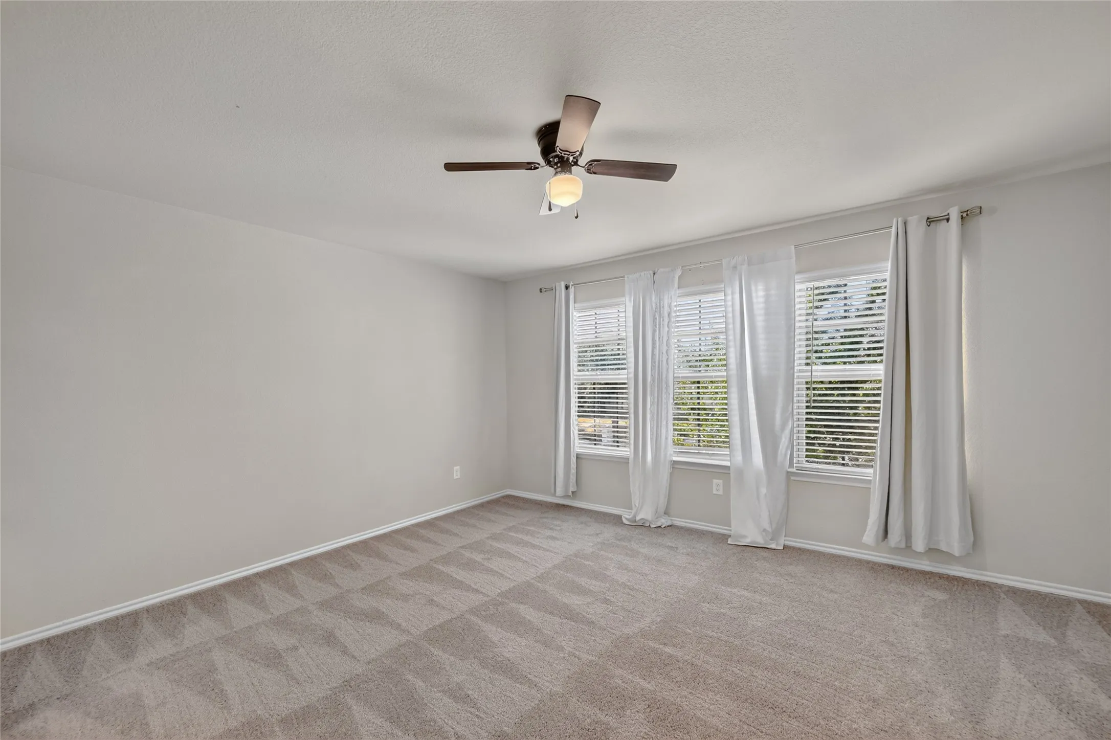 Single Family Residence For Rent in Dallas County , 1518 Illinois Avenue, Lancaster, Texas 75134, 3 Bedroom, 3 Bathroom, 2 Garage spaces, 2,014 Sqft, built in 2019, mls#21362560, Real Estate Agent in Lancaster, Homes For Rent in Dallas county, Homes For Rent in Lancaster, Realtor in Lancaster Texas, Real Estate Brokerage Independent Realty Texas, Luminita Cordes Realtor