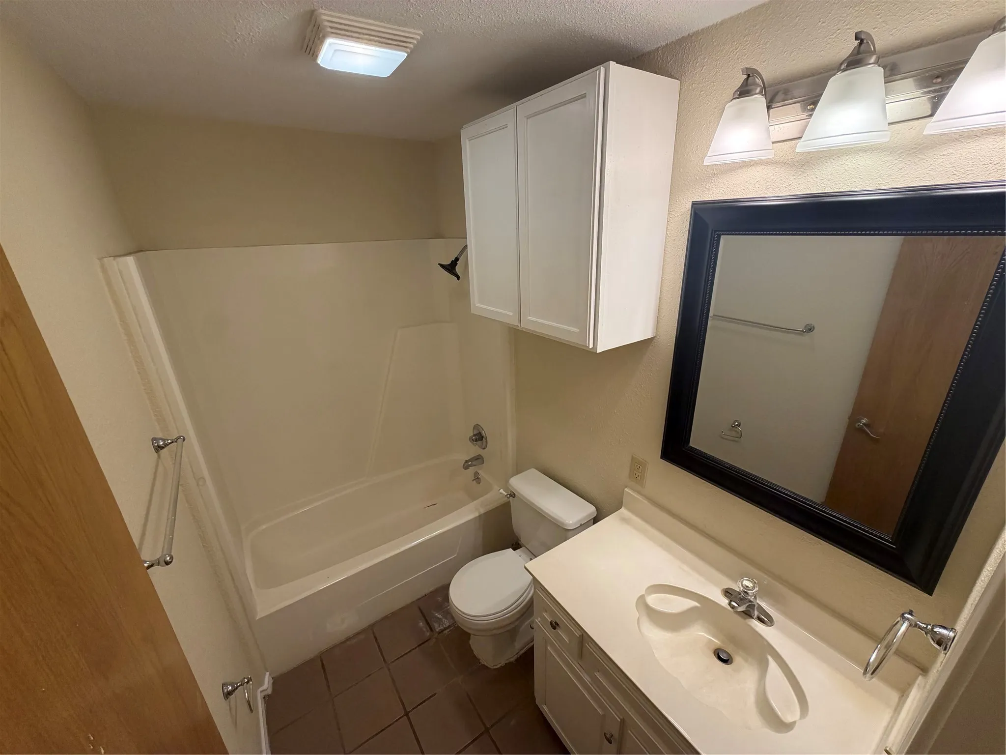 Single Family Residence For Rent in Grayson County , 1058 E Jefferson Street, Van Alstyne, Texas 75495, 3 Bedroom, 2 Bathroom, 2 Garage spaces, 1,495 Sqft, built in 1986, mls#21362553, Real Estate Agent in Van Alstyne, Homes For Rent in Grayson county, Homes For Rent in Van Alstyne, Realtor in Van Alstyne Texas, Real Estate Brokerage Independent Realty Texas, Luminita Cordes Realtor