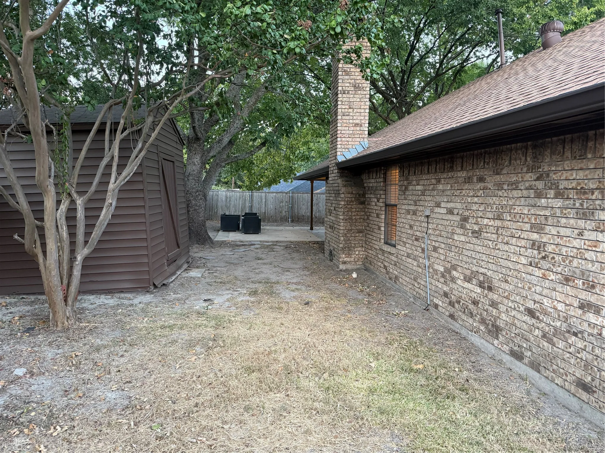 Single Family Residence For Rent in Grayson County , 1058 E Jefferson Street, Van Alstyne, Texas 75495, 3 Bedroom, 2 Bathroom, 2 Garage spaces, 1,495 Sqft, built in 1986, mls#21362553, Real Estate Agent in Van Alstyne, Homes For Rent in Grayson county, Homes For Rent in Van Alstyne, Realtor in Van Alstyne Texas, Real Estate Brokerage Independent Realty Texas, Luminita Cordes Realtor