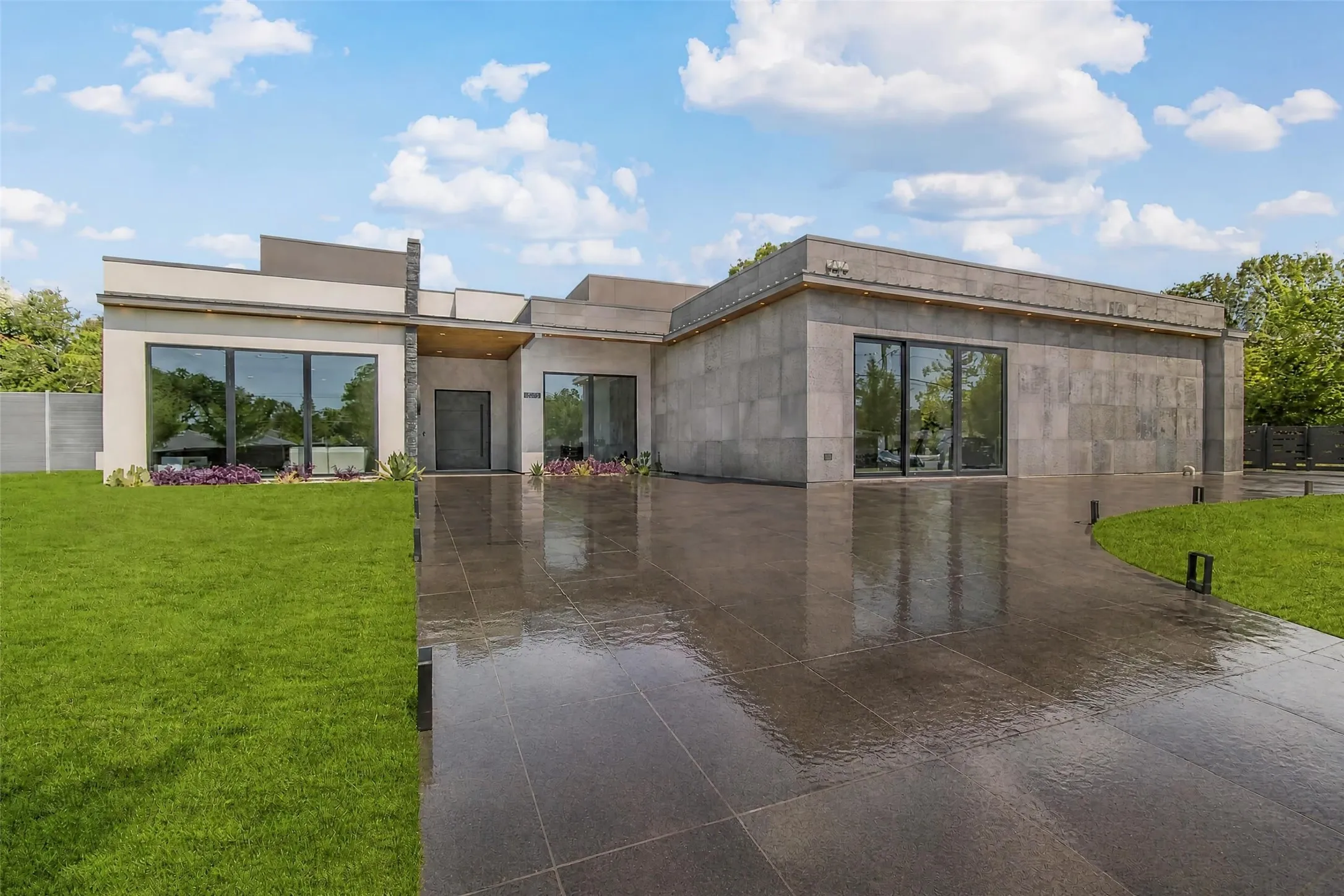Single Family Residence For Sale in Dallas County , 10230 Marsh Lane, Dallas, Texas 75229, 5 Bedroom, 7 Bathroom, 4 Garage spaces, 8,087 Sqft, built in 2024, mls#21362340, Real Estate Agent in Dallas, Homes For Sale in Dallas county, Homes For Sale in Dallas, Realtor in Dallas Texas, Real Estate Brokerage Independent Realty Texas, Luminita Cordes Realtor