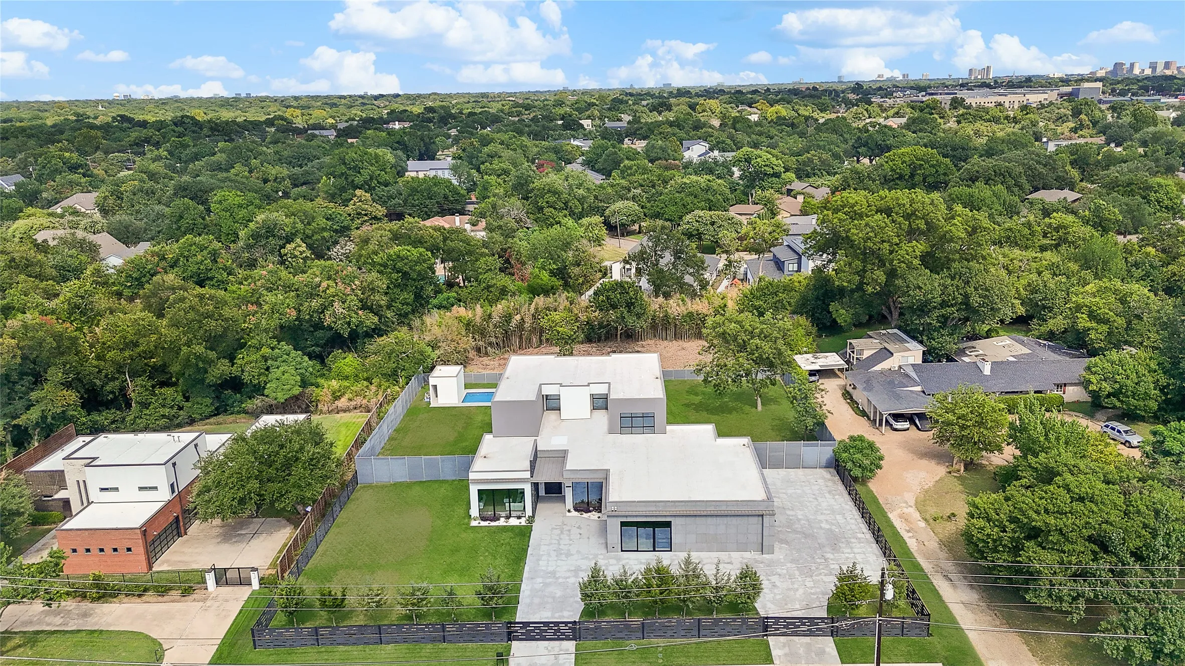 Single Family Residence For Sale in Dallas County , 10230 Marsh Lane, Dallas, Texas 75229, 5 Bedroom, 7 Bathroom, 4 Garage spaces, 8,087 Sqft, built in 2024, mls#21362340, Real Estate Agent in Dallas, Homes For Sale in Dallas county, Homes For Sale in Dallas, Realtor in Dallas Texas, Real Estate Brokerage Independent Realty Texas, Luminita Cordes Realtor