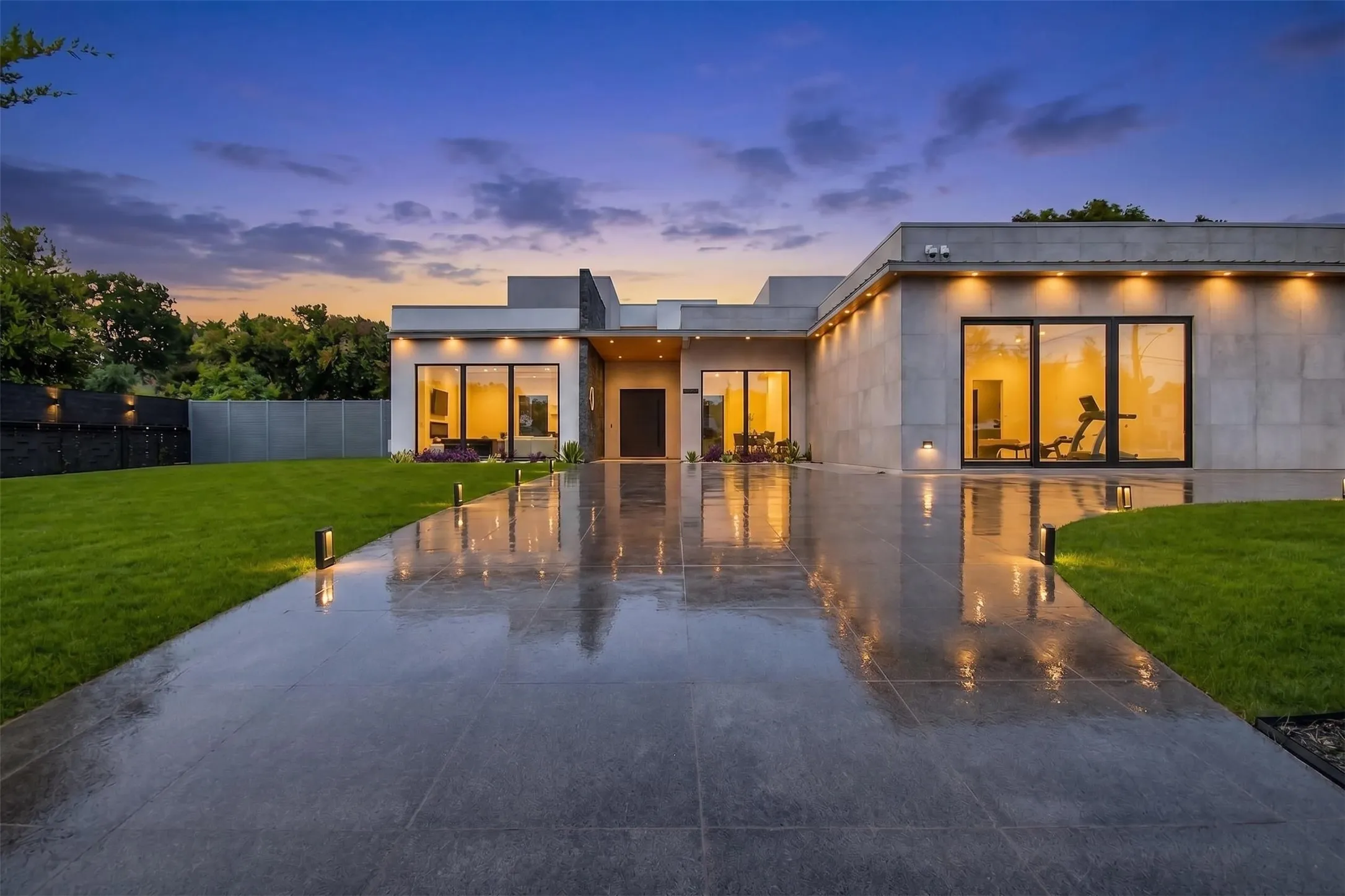 Single Family Residence For Sale in Dallas County , 10230 Marsh Lane, Dallas, Texas 75229, 5 Bedroom, 7 Bathroom, 4 Garage spaces, 8,087 Sqft, built in 2024, mls#21362340, Real Estate Agent in Dallas, Homes For Sale in Dallas county, Homes For Sale in Dallas, Realtor in Dallas Texas, Real Estate Brokerage Independent Realty Texas, Luminita Cordes Realtor
