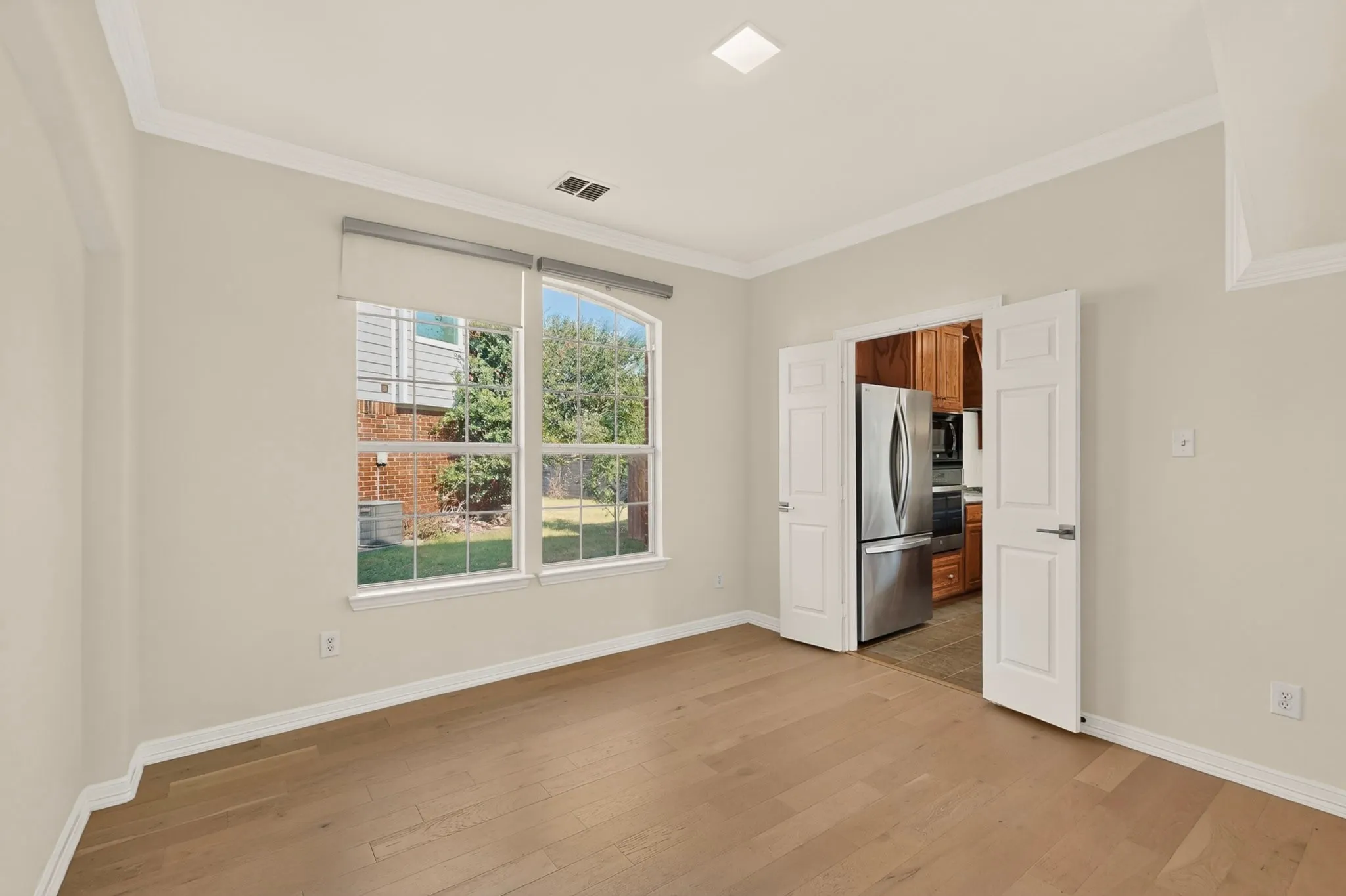 Single Family Residence For Rent in Dallas County , 4304 Harpers Ferry Drive, Grand Prairie, Texas 75052, 4 Bedroom, 3 Bathroom, 2 Garage spaces, 3,075 Sqft, built in 2006, Price $3,200, mls#21362394, Real Estate Agent in Grand Prairie, Homes For Rent in Dallas county, Homes For Rent in Grand Prairie, Realtor in Grand Prairie Texas, Real Estate Brokerage Independent Realty Texas, Luminita Cordes Realtor