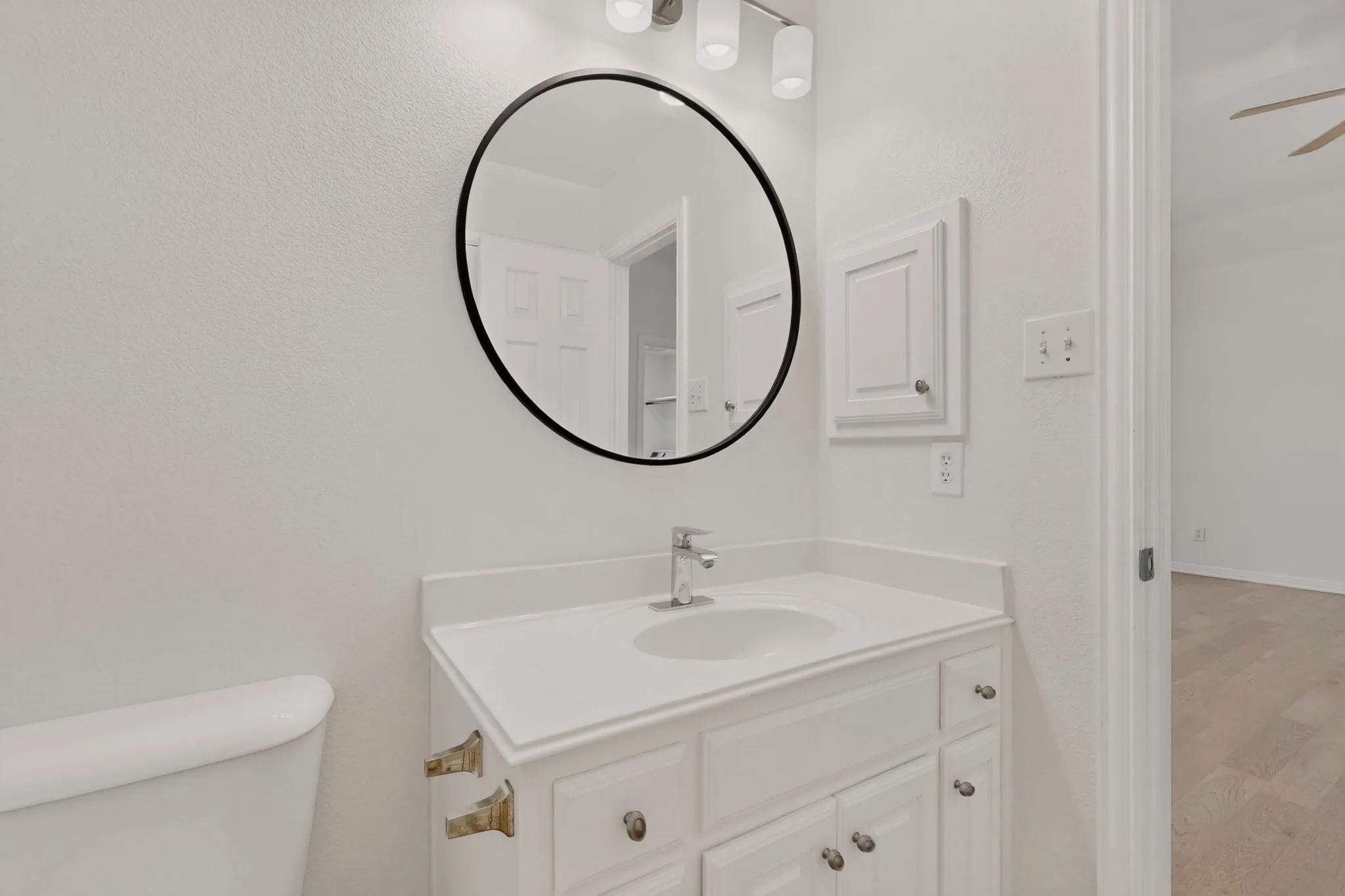 Single Family Residence For Rent in Dallas County , 4304 Harpers Ferry Drive, Grand Prairie, Texas 75052, 4 Bedroom, 3 Bathroom, 2 Garage spaces, 3,075 Sqft, built in 2006, Price $3,200, mls#21362394, Real Estate Agent in Grand Prairie, Homes For Rent in Dallas county, Homes For Rent in Grand Prairie, Realtor in Grand Prairie Texas, Real Estate Brokerage Independent Realty Texas, Luminita Cordes Realtor