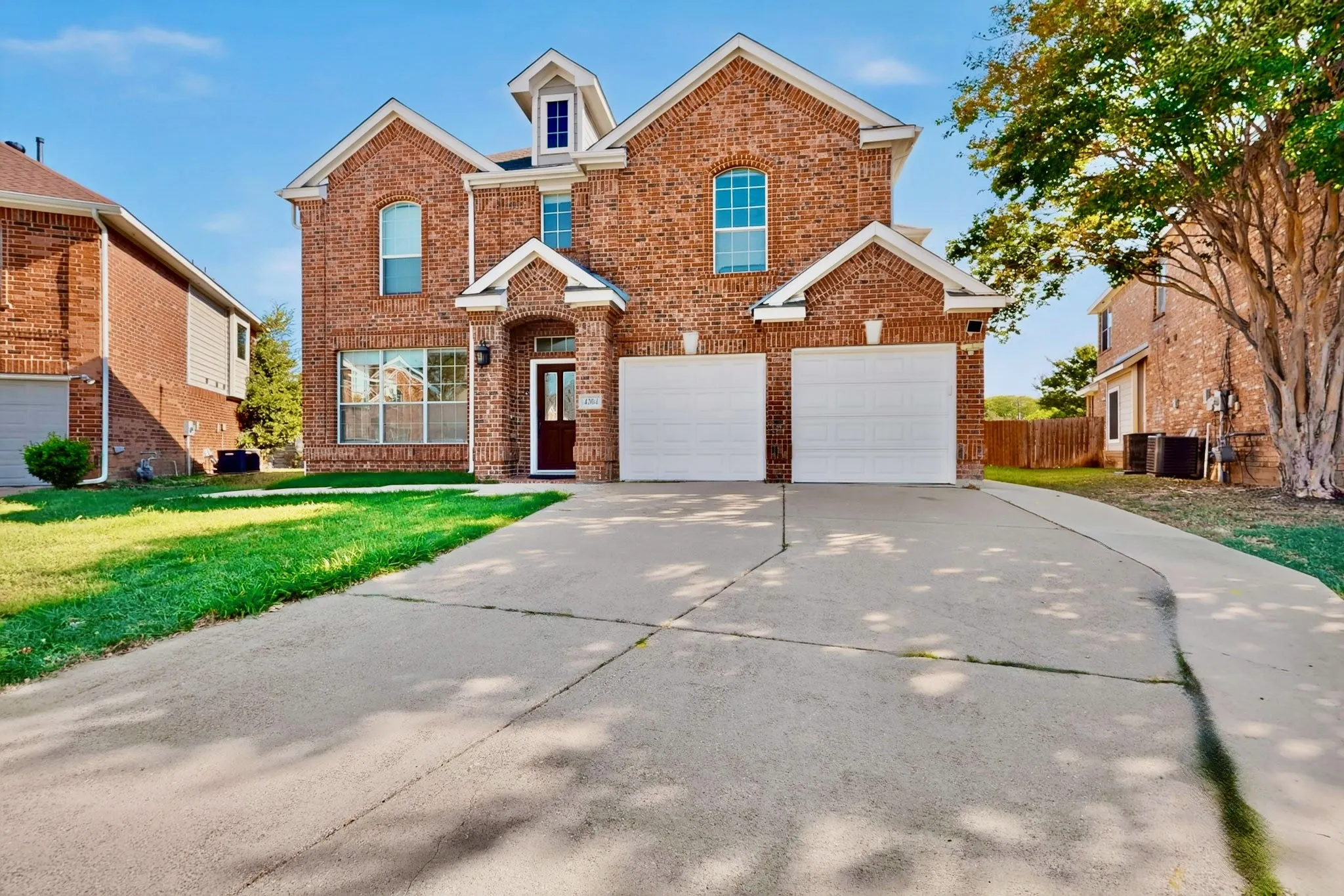 Single Family Residence For Rent in Dallas County , 4304 Harpers Ferry Drive, Grand Prairie, Texas 75052, 4 Bedroom, 3 Bathroom, 2 Garage spaces, 3,075 Sqft, built in 2006, Price $3,200, mls#21362394, Real Estate Agent in Grand Prairie, Homes For Rent in Dallas county, Homes For Rent in Grand Prairie, Realtor in Grand Prairie Texas, Real Estate Brokerage Independent Realty Texas, Luminita Cordes Realtor