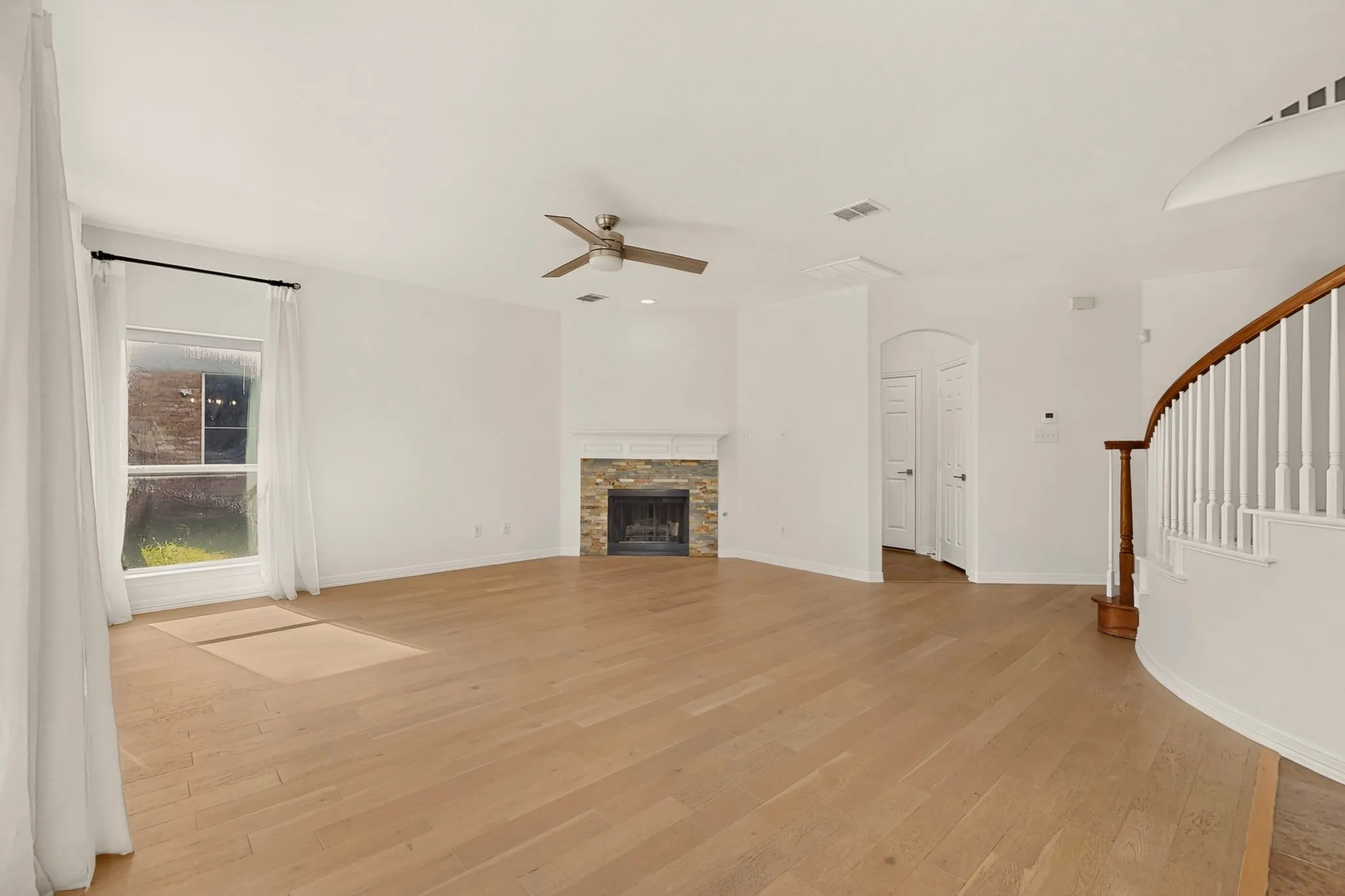 Single Family Residence For Rent in Dallas County , 4304 Harpers Ferry Drive, Grand Prairie, Texas 75052, 4 Bedroom, 3 Bathroom, 2 Garage spaces, 3,075 Sqft, built in 2006, Price $3,200, mls#21362394, Real Estate Agent in Grand Prairie, Homes For Rent in Dallas county, Homes For Rent in Grand Prairie, Realtor in Grand Prairie Texas, Real Estate Brokerage Independent Realty Texas, Luminita Cordes Realtor