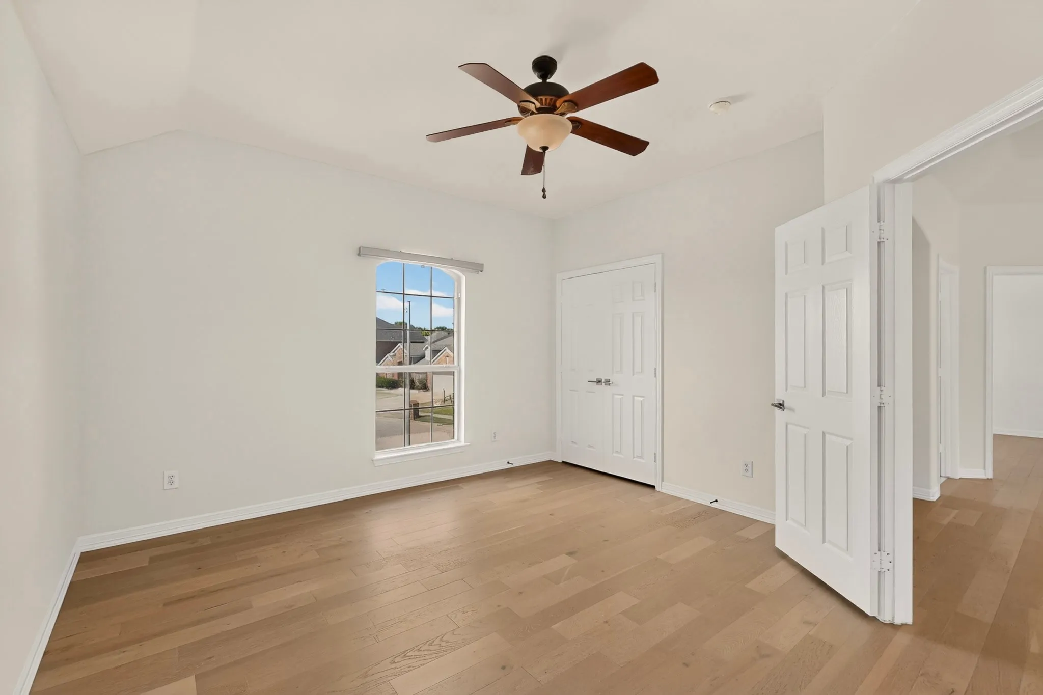 Single Family Residence For Rent in Dallas County , 4304 Harpers Ferry Drive, Grand Prairie, Texas 75052, 4 Bedroom, 3 Bathroom, 2 Garage spaces, 3,075 Sqft, built in 2006, Price $3,200, mls#21362394, Real Estate Agent in Grand Prairie, Homes For Rent in Dallas county, Homes For Rent in Grand Prairie, Realtor in Grand Prairie Texas, Real Estate Brokerage Independent Realty Texas, Luminita Cordes Realtor