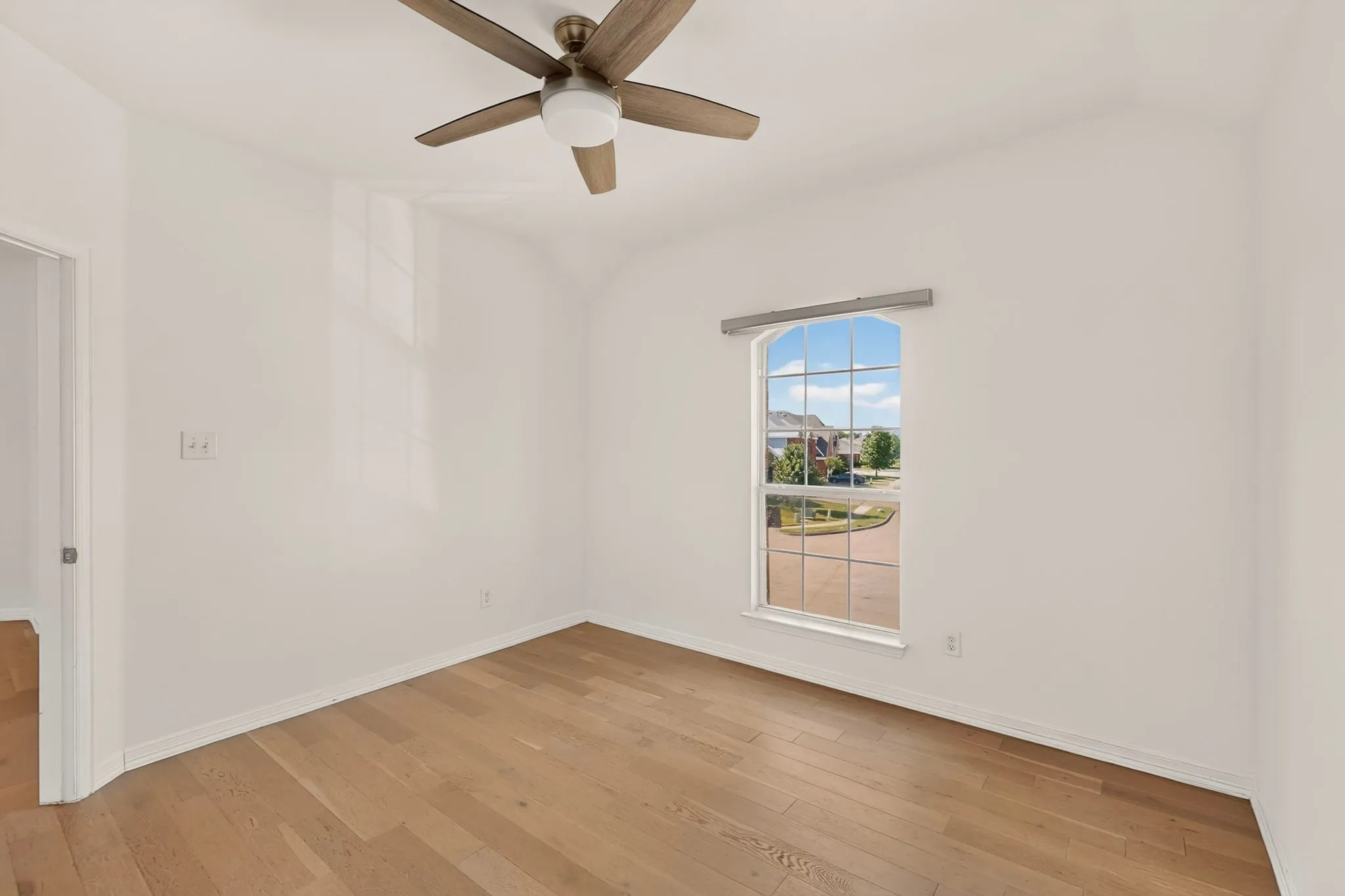 Single Family Residence For Rent in Dallas County , 4304 Harpers Ferry Drive, Grand Prairie, Texas 75052, 4 Bedroom, 3 Bathroom, 2 Garage spaces, 3,075 Sqft, built in 2006, Price $3,200, mls#21362394, Real Estate Agent in Grand Prairie, Homes For Rent in Dallas county, Homes For Rent in Grand Prairie, Realtor in Grand Prairie Texas, Real Estate Brokerage Independent Realty Texas, Luminita Cordes Realtor