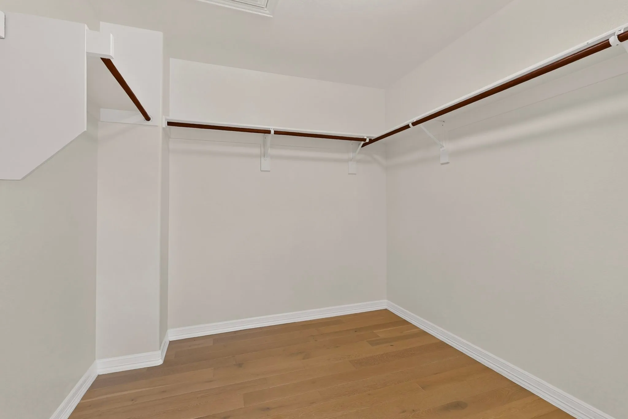 Single Family Residence For Rent in Dallas County , 4304 Harpers Ferry Drive, Grand Prairie, Texas 75052, 4 Bedroom, 3 Bathroom, 2 Garage spaces, 3,075 Sqft, built in 2006, Price $3,200, mls#21362394, Real Estate Agent in Grand Prairie, Homes For Rent in Dallas county, Homes For Rent in Grand Prairie, Realtor in Grand Prairie Texas, Real Estate Brokerage Independent Realty Texas, Luminita Cordes Realtor