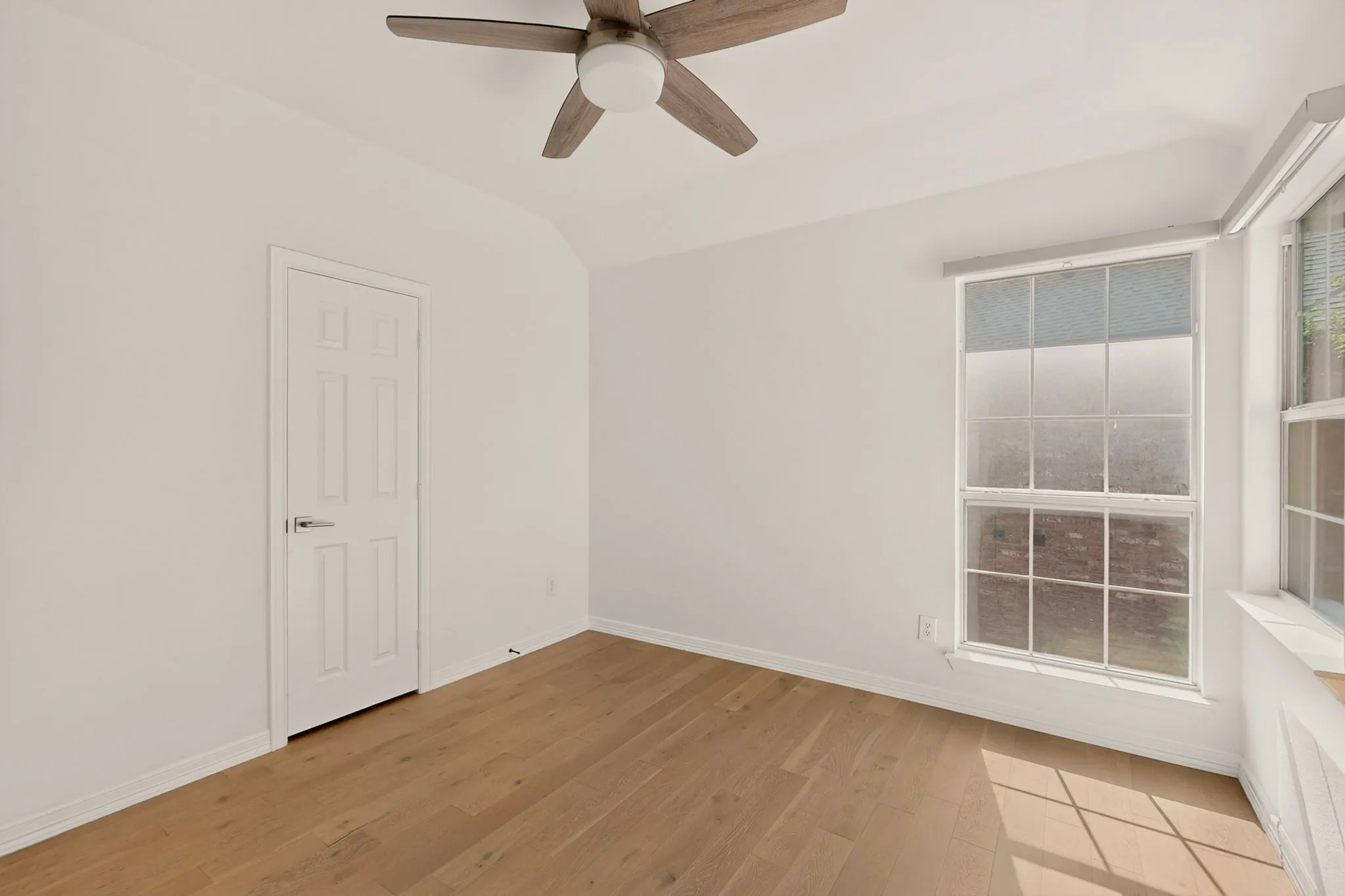 Single Family Residence For Rent in Dallas County , 4304 Harpers Ferry Drive, Grand Prairie, Texas 75052, 4 Bedroom, 3 Bathroom, 2 Garage spaces, 3,075 Sqft, built in 2006, Price $3,200, mls#21362394, Real Estate Agent in Grand Prairie, Homes For Rent in Dallas county, Homes For Rent in Grand Prairie, Realtor in Grand Prairie Texas, Real Estate Brokerage Independent Realty Texas, Luminita Cordes Realtor